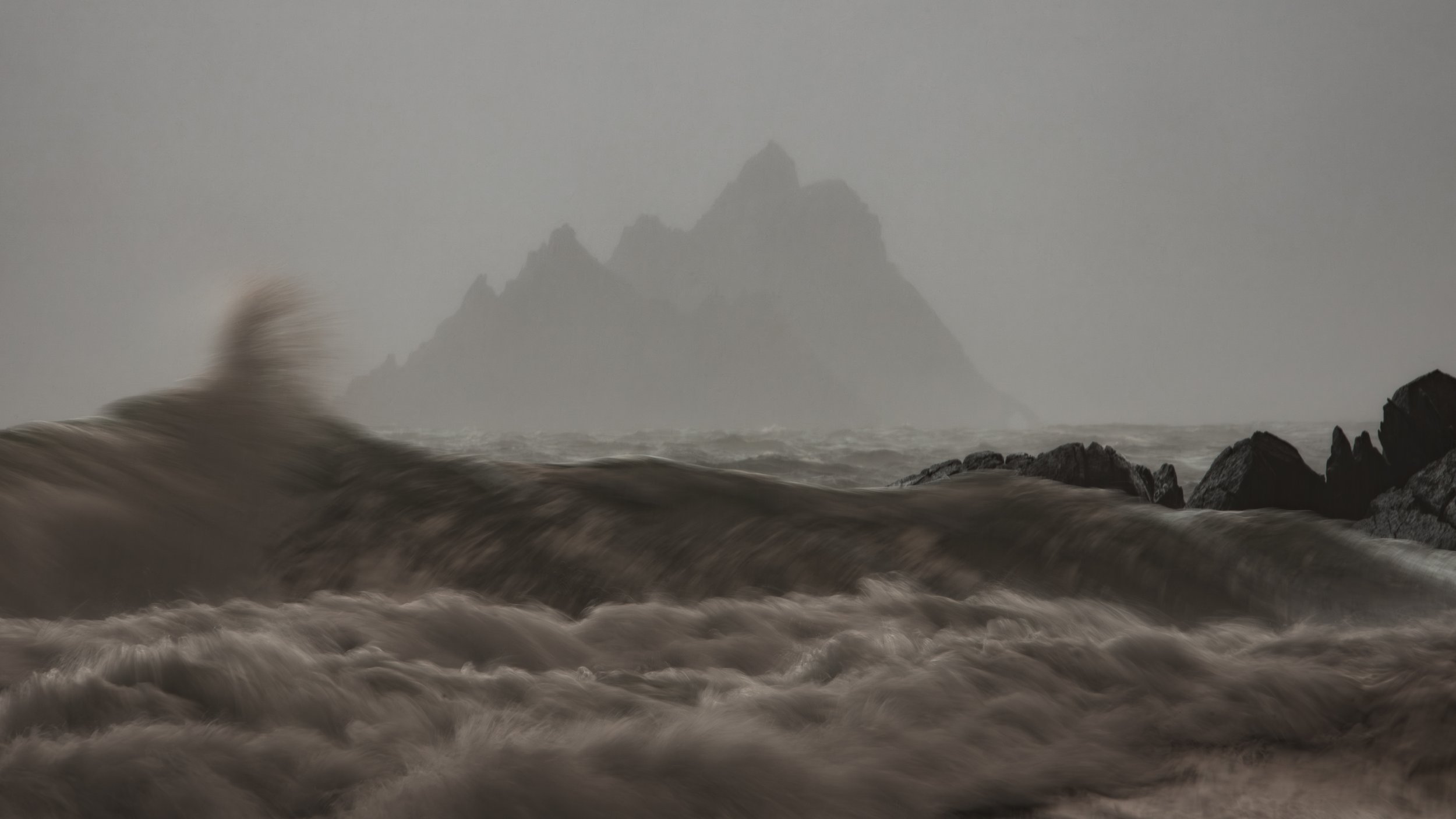 150-600 skellig waves-62.jpg
