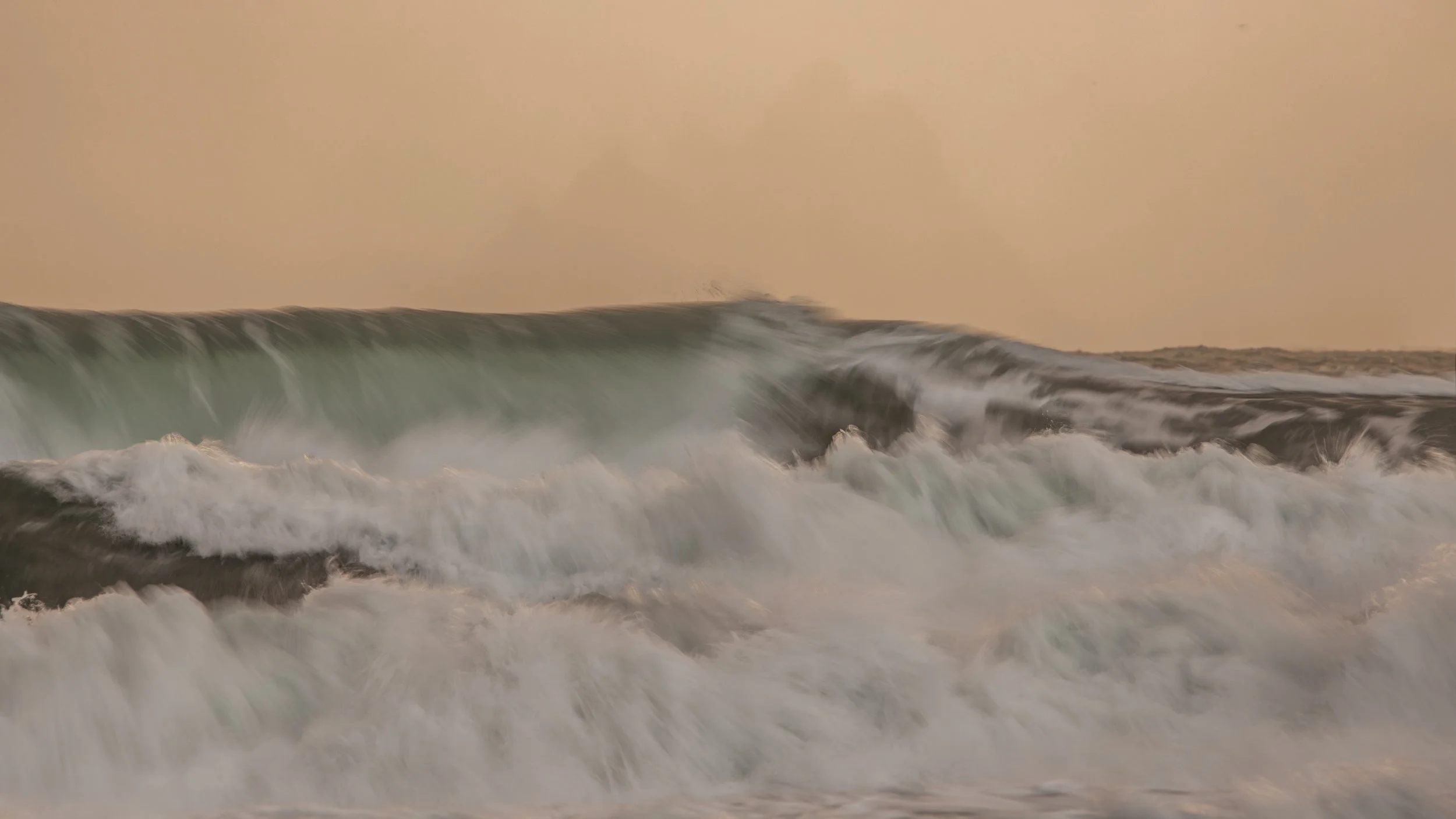 150-600 skellig waves-49.jpg