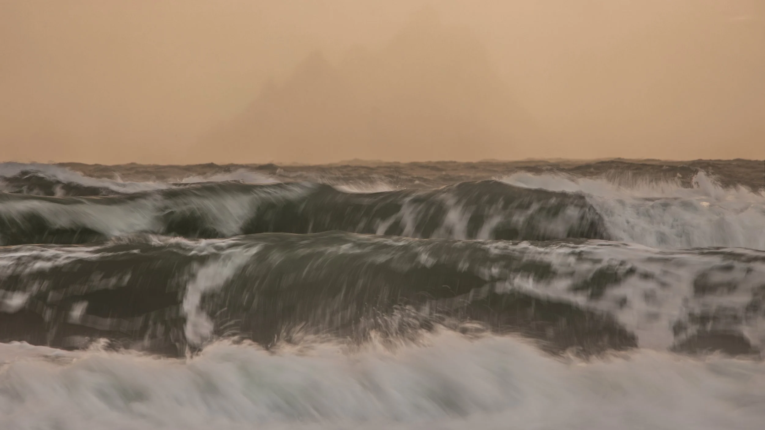 150-600 skellig waves-46.jpg