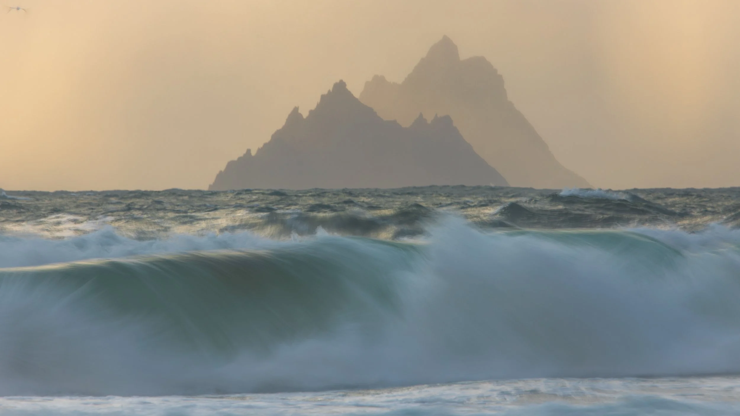150-600 skellig waves-39.jpg
