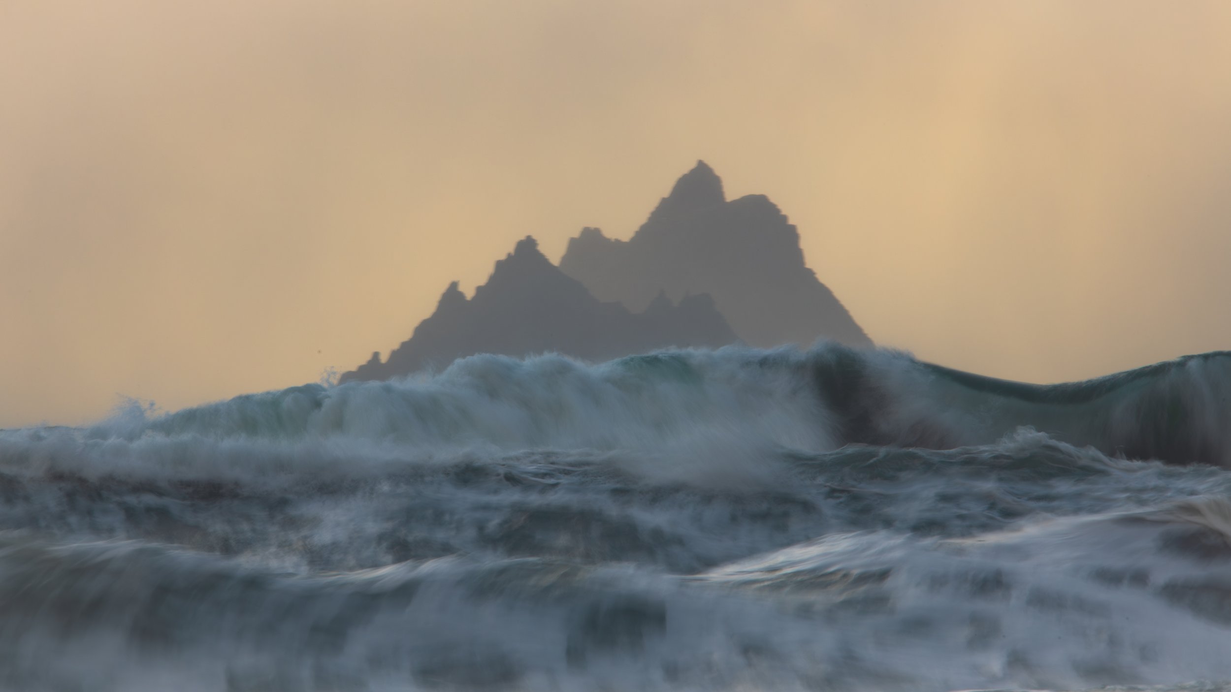 150-600 skellig waves-37.jpg