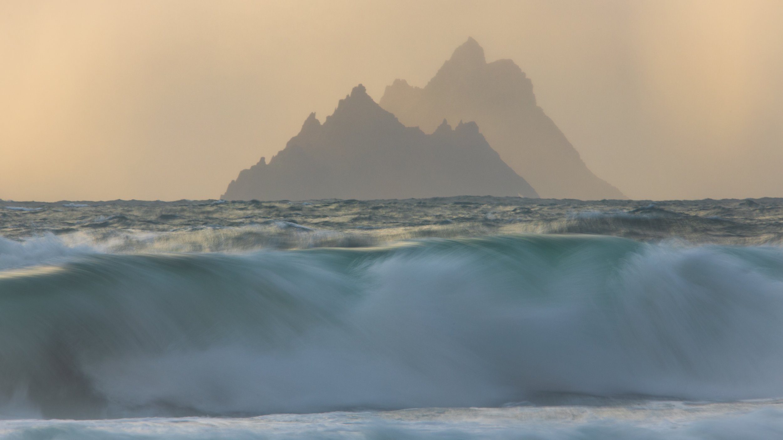 150-600 skellig waves-38.jpg