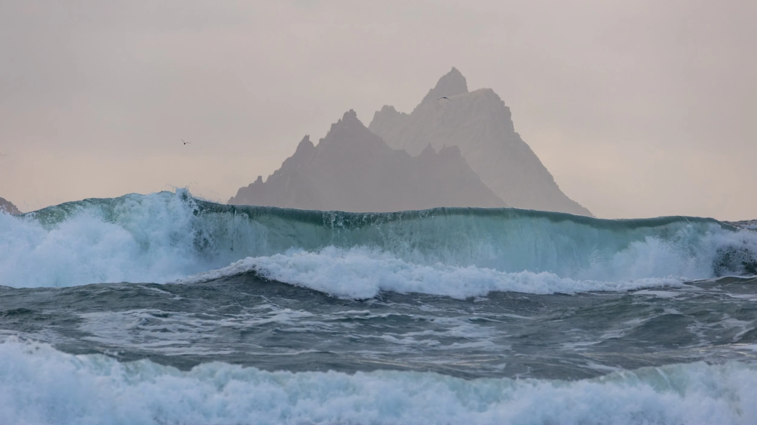 150-600 skellig waves-12.jpg