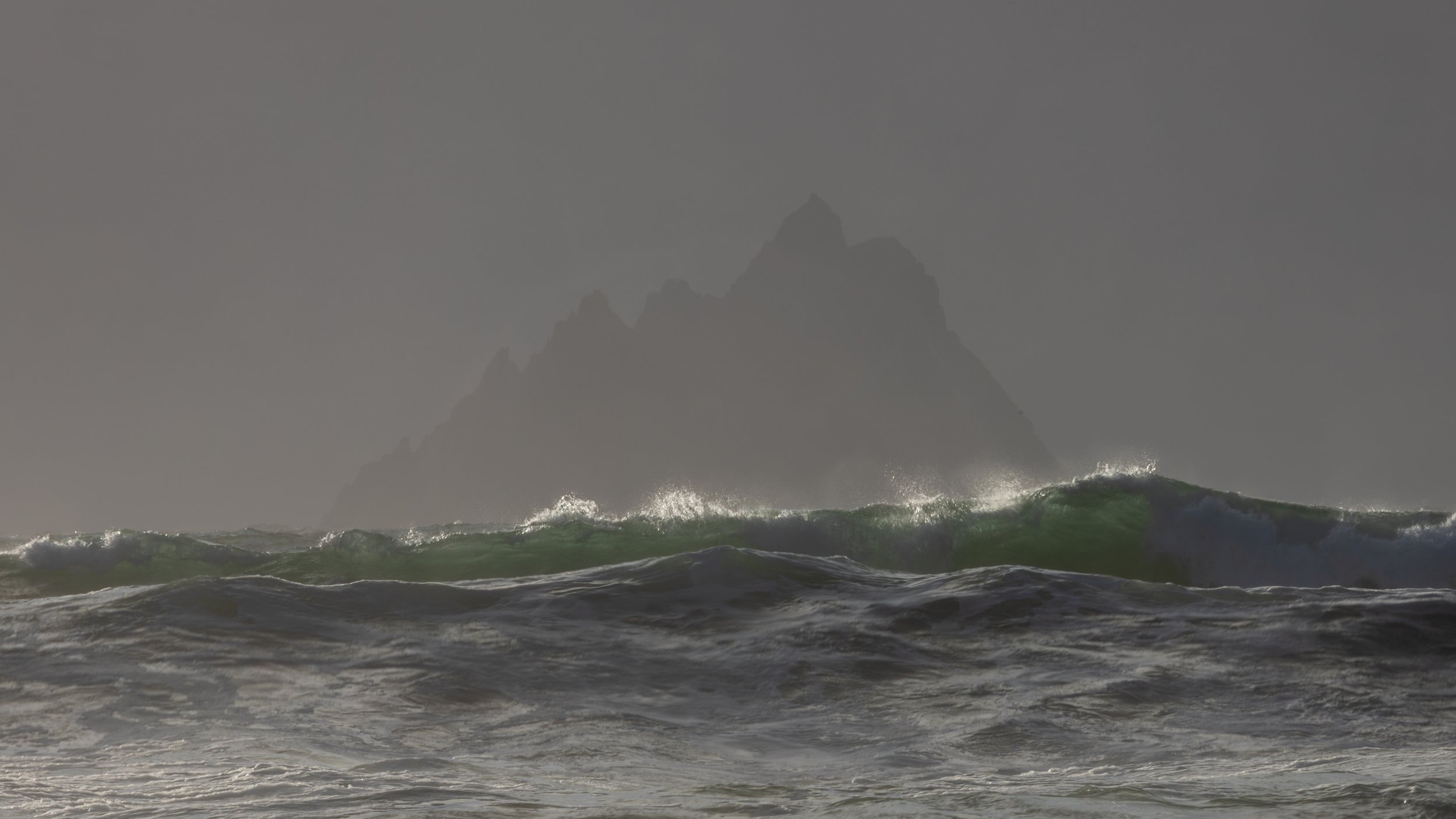 150-600 skellig waves-4.jpg