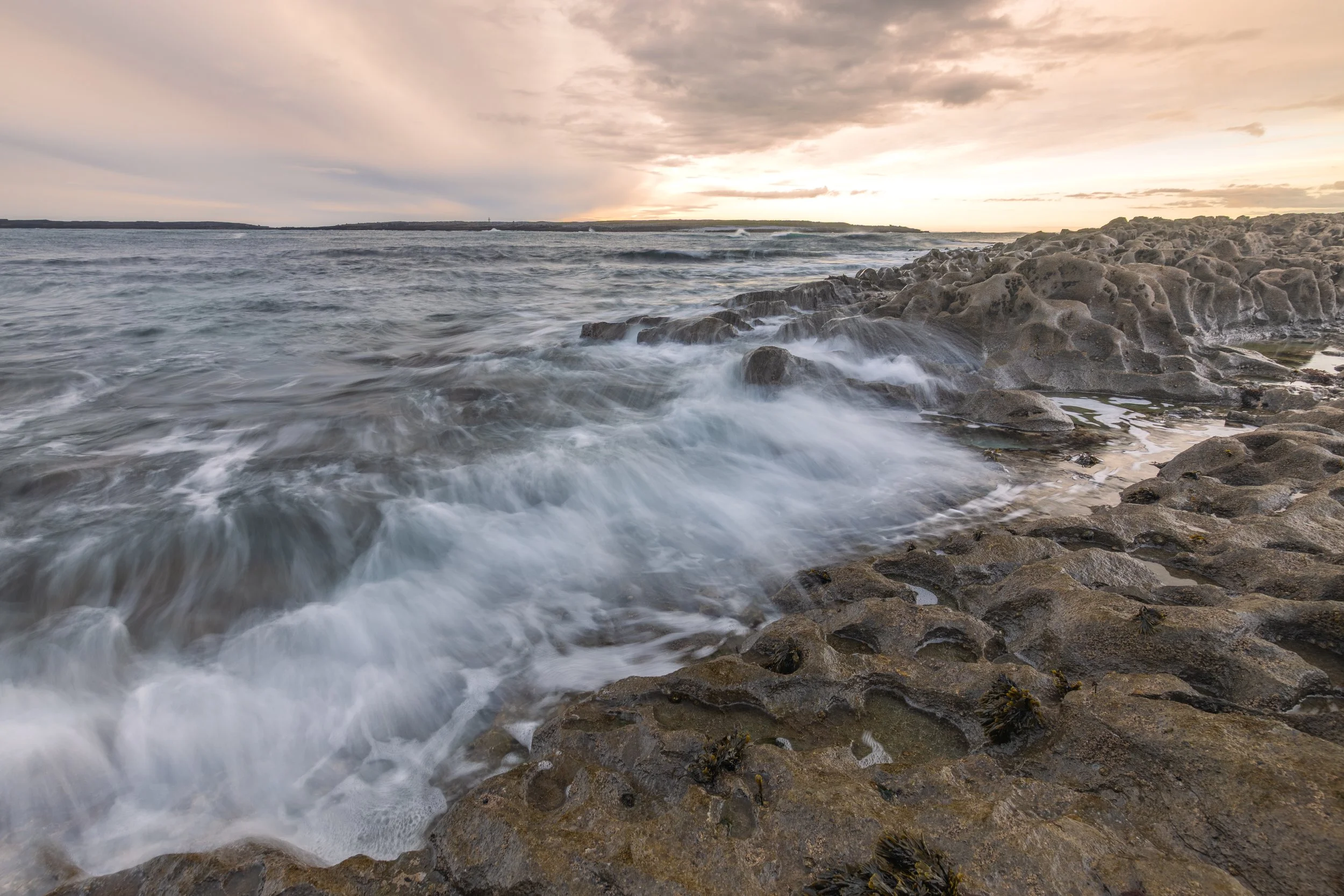 Inis Mor Eeragh Lighthouse-3.jpg