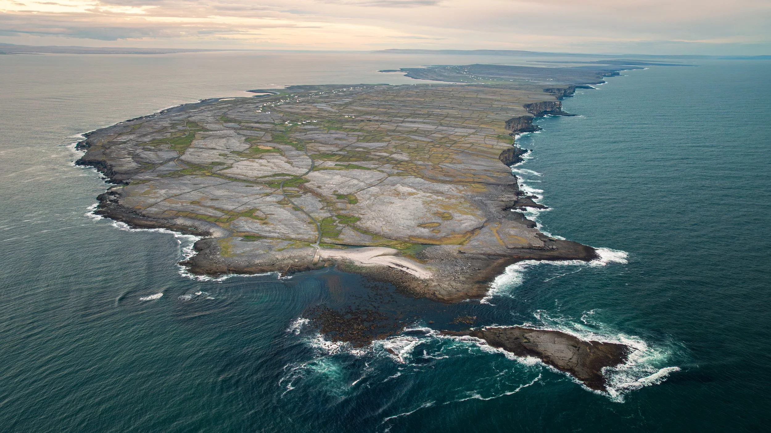 Inis Mor Eeragh Lighthouse-9.jpg