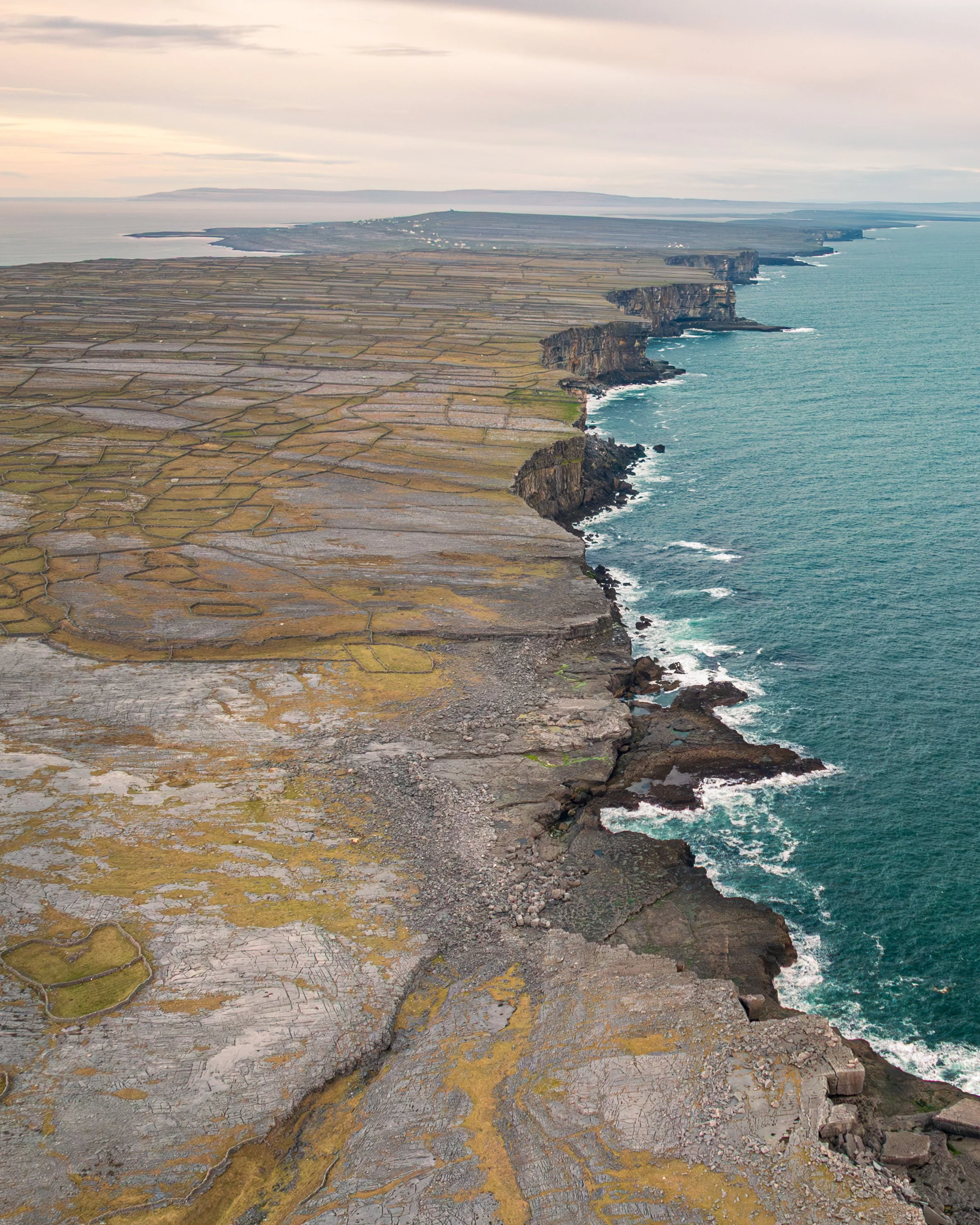 Inis Mor Eeragh Lighthouse-10.jpg