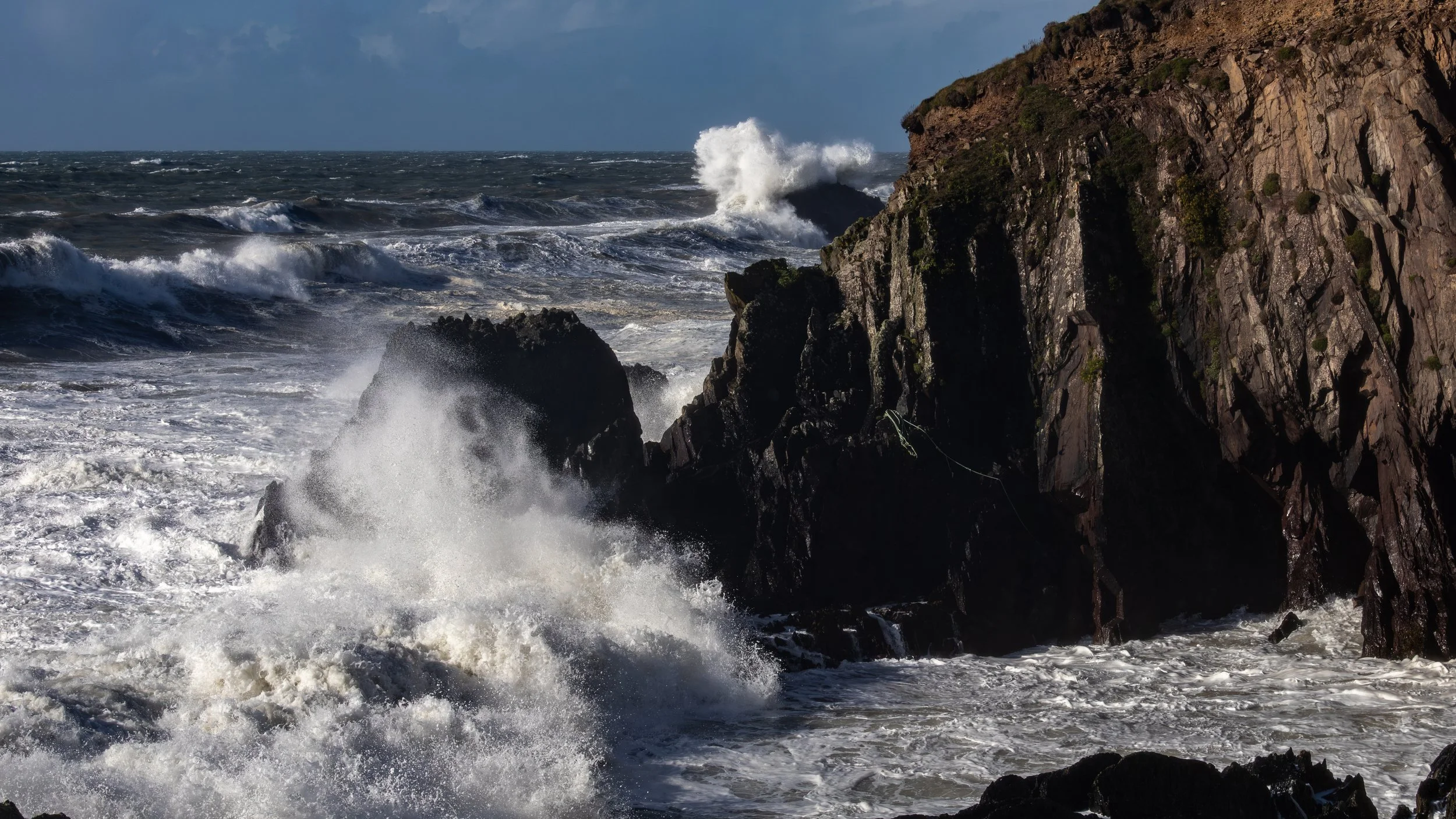 ballycotton cliff waves-12.jpg