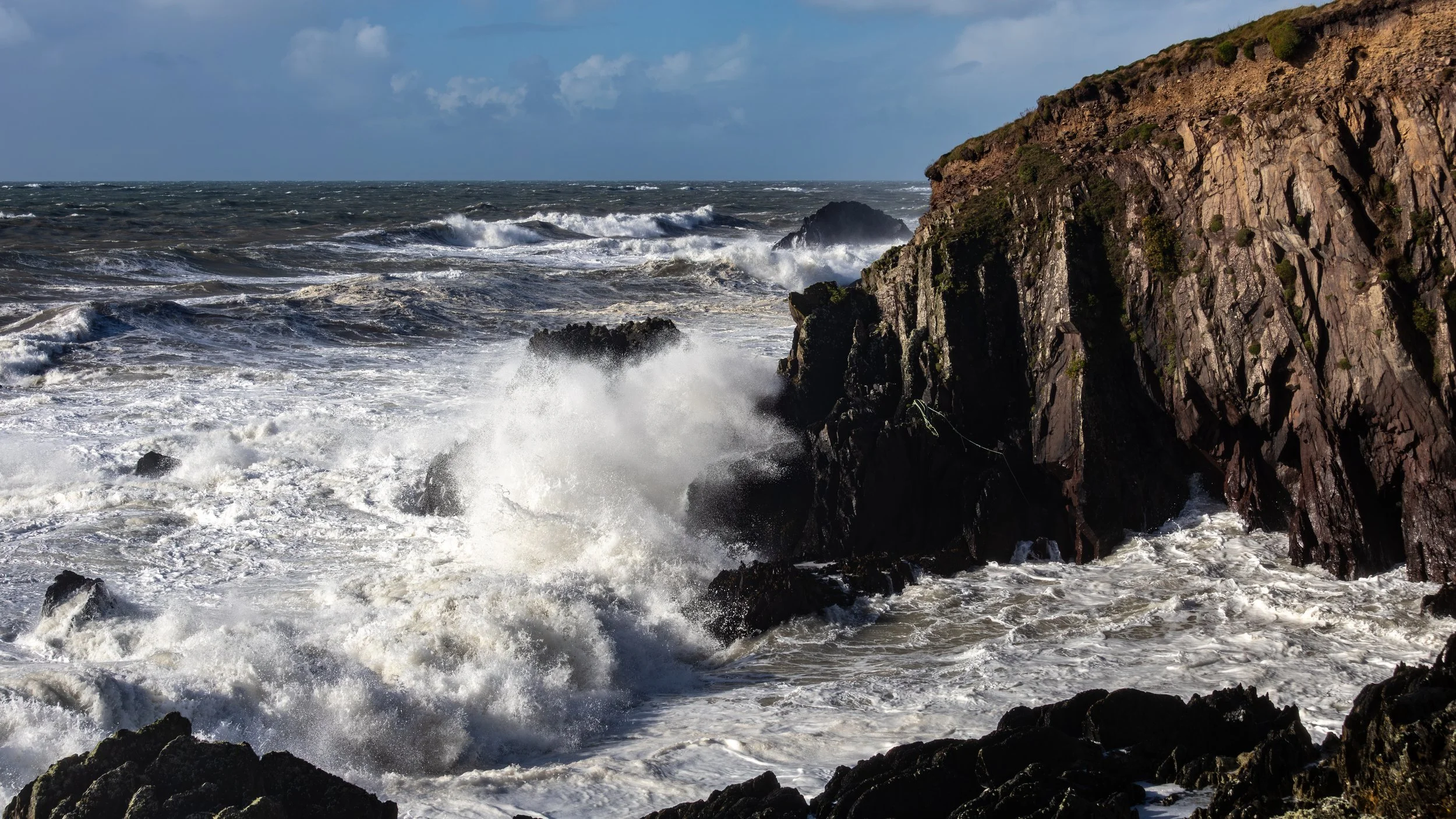 ballycotton cliff waves-17.jpg