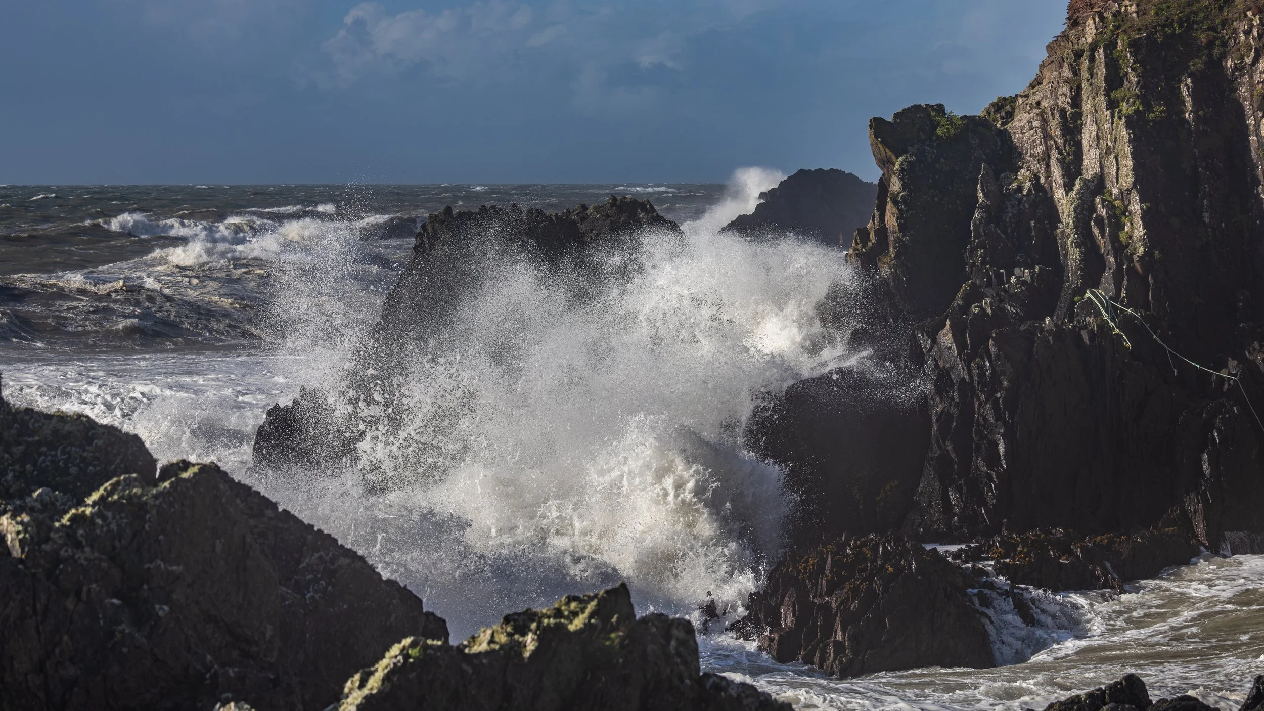 ballycotton cliff waves-21.jpg