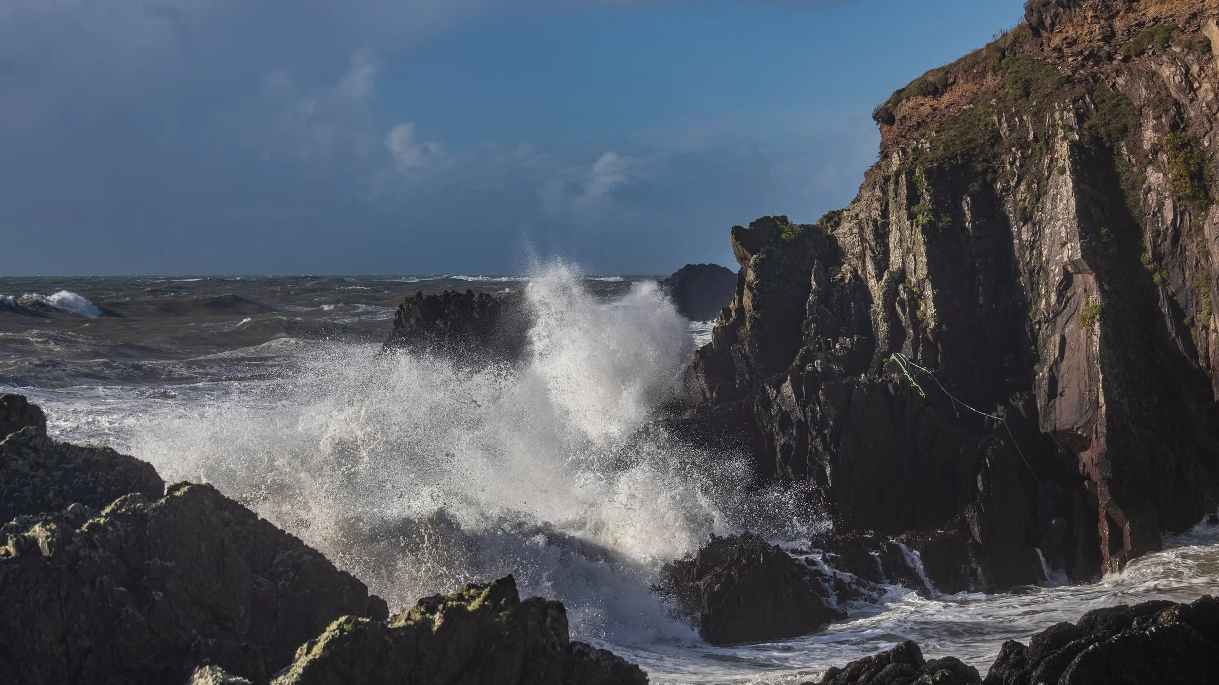 ballycotton cliff waves-32.jpg
