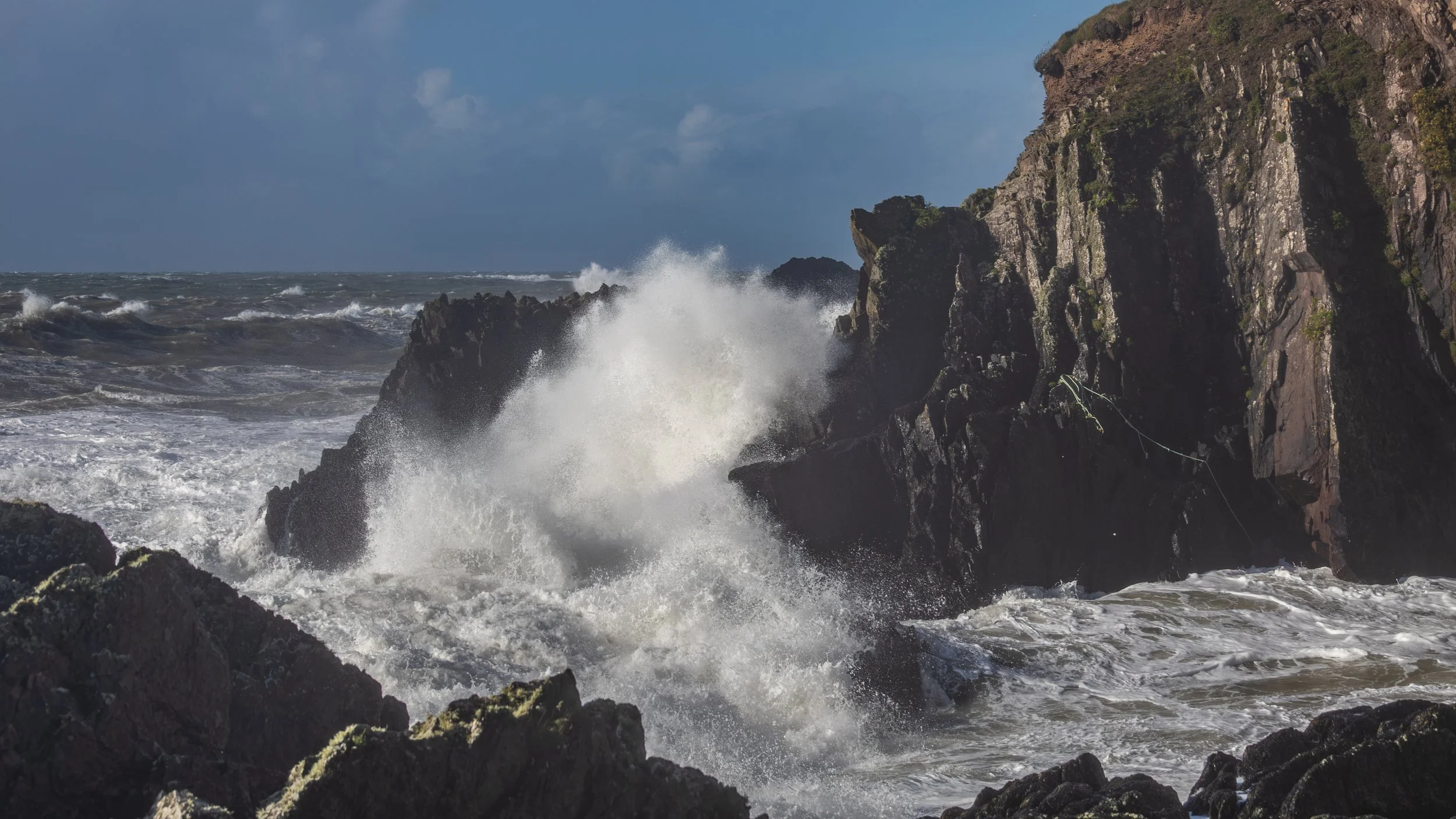 ballycotton cliff waves-41.jpg