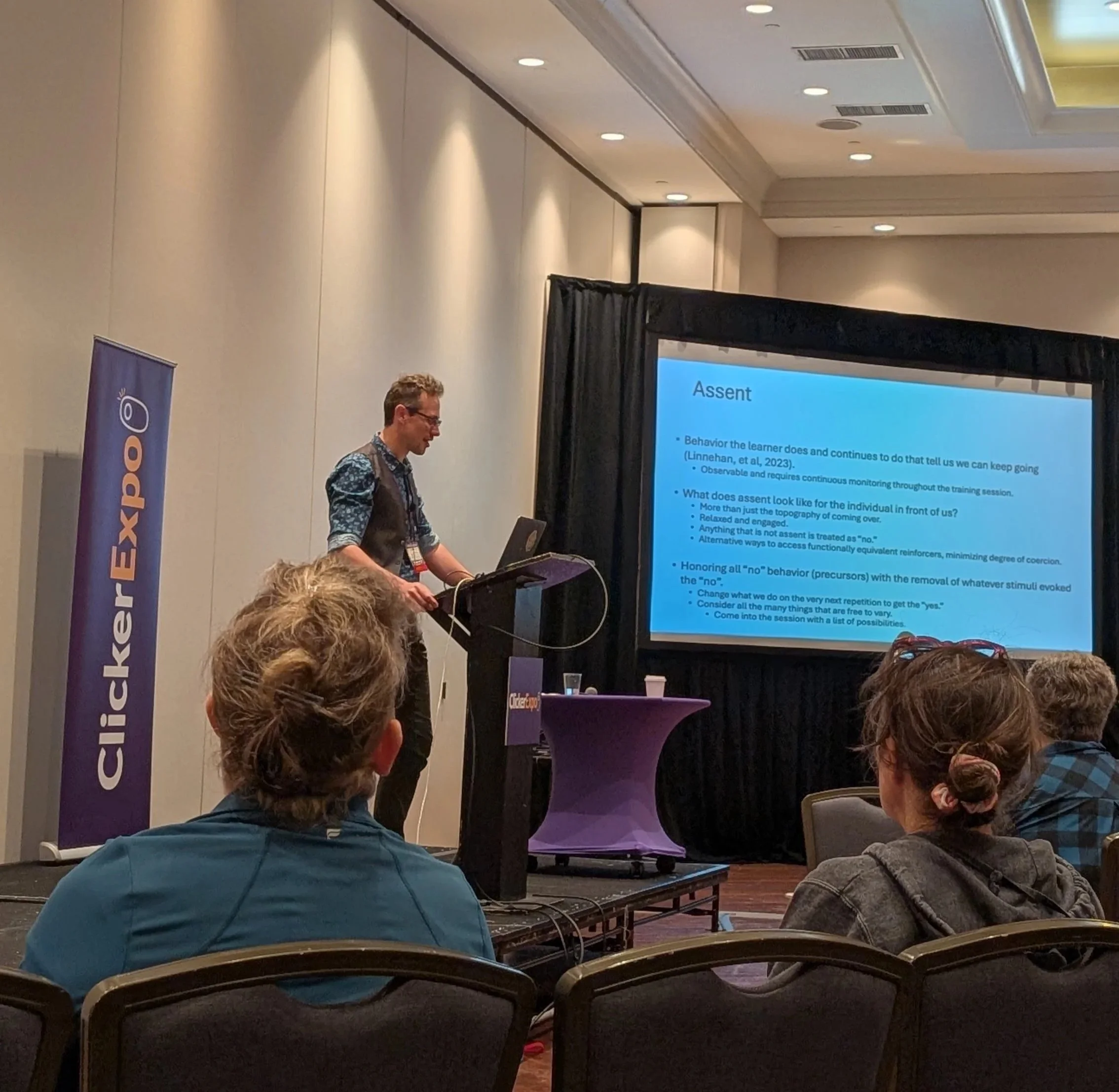 Rick Hester, from Cheyenne Mountain Zoo, speaking during the Clicker Expo conference