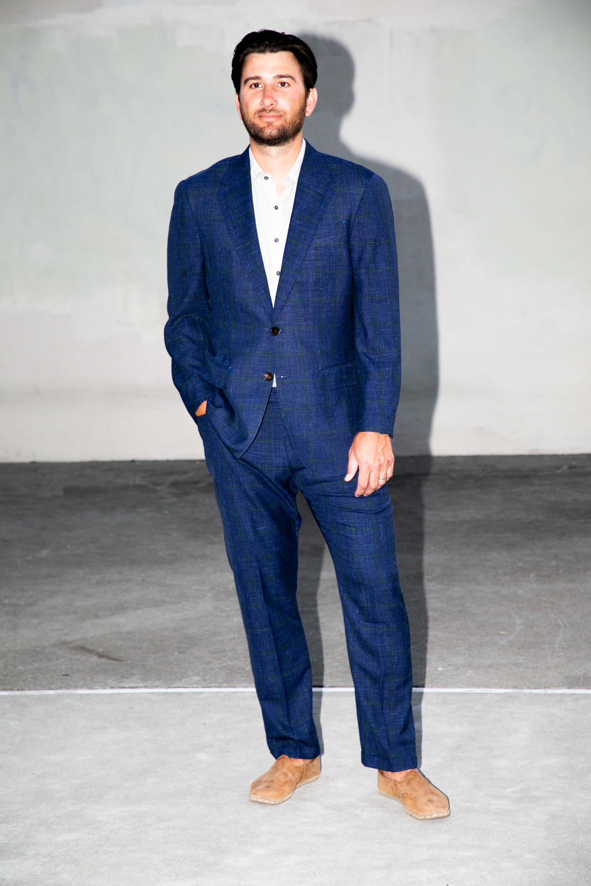 MEN'S 2PC SUMMER SEERSUCKER SLIM FIT SUIT IN BLUE PINSTRIPE – Upscale Men's  Fashion