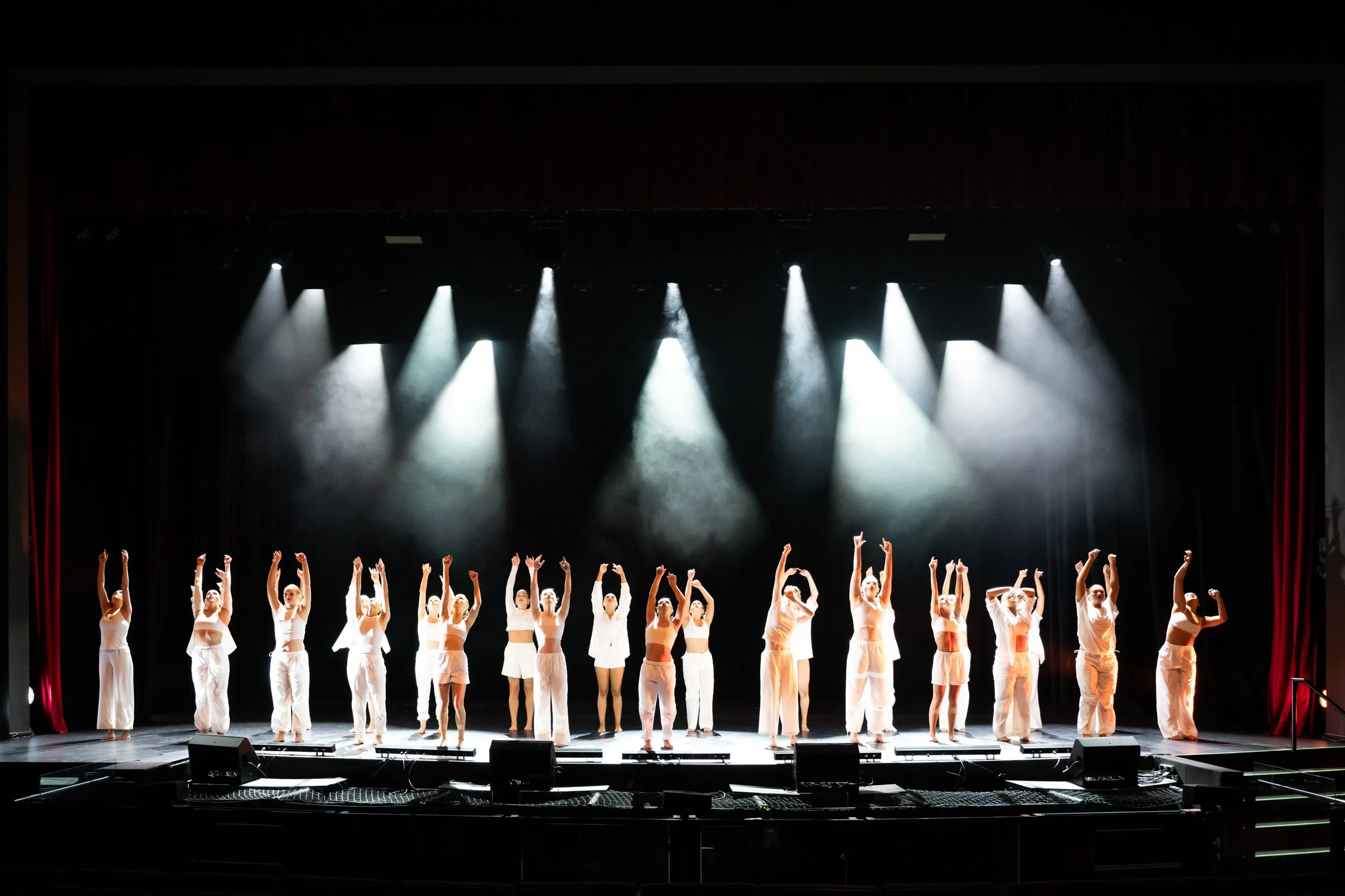 JMDC Dress Rehearsals - T.Le Photography-1056.JPG