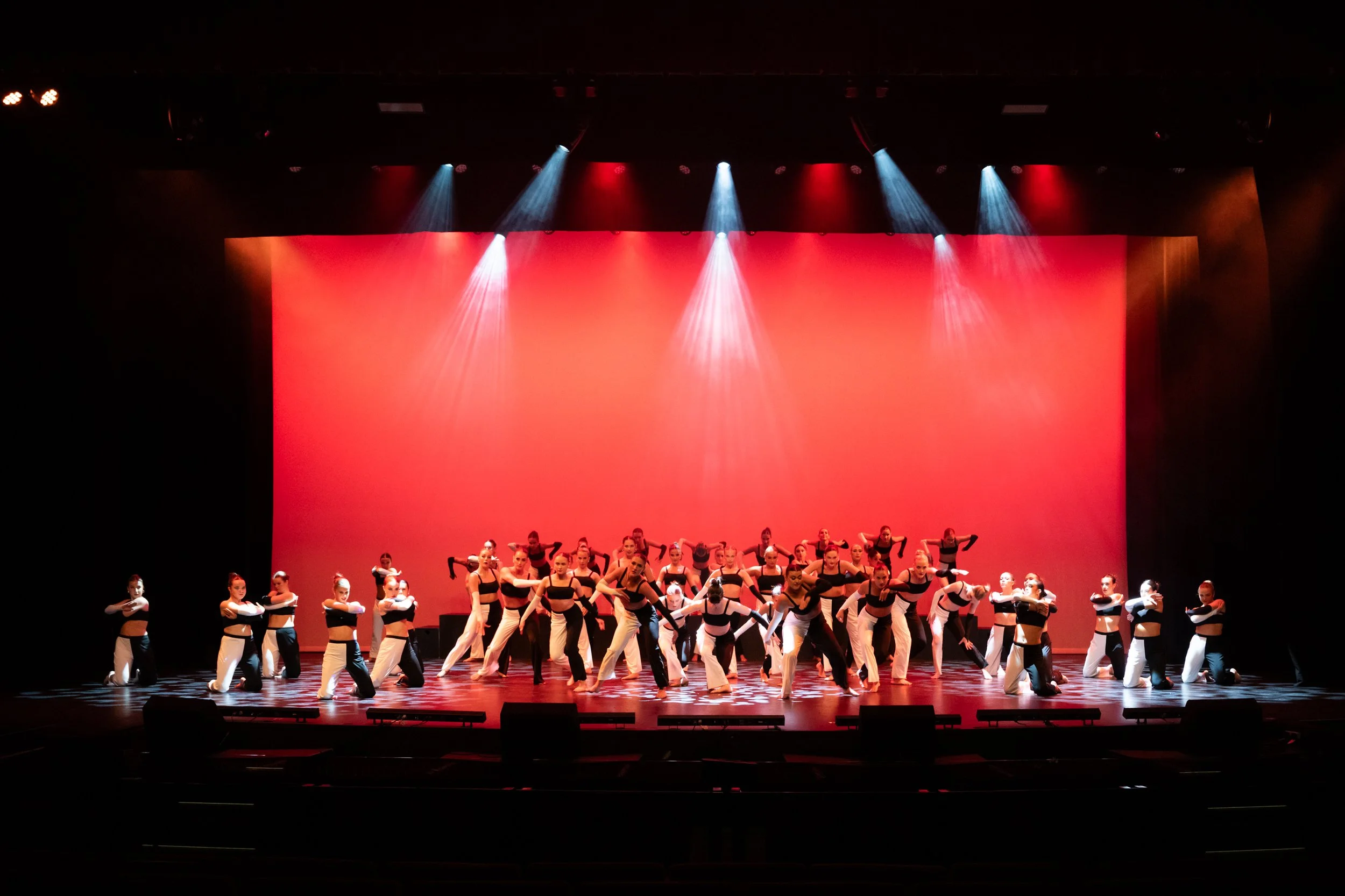 JMDC Dress Rehearsals - T.Le Photography-1153.JPG