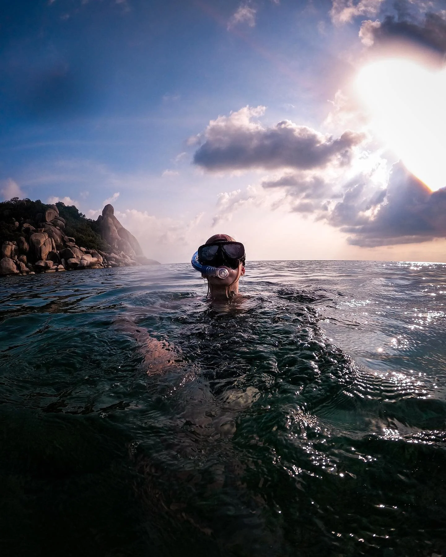 𝐓𝐢𝐝𝐞 𝐓𝐚𝐦𝐞𝐫 🌊

Went in for a dive along the coast of Koh Tao Island and can only wish I captured everything I saw. After a long day of filming, majority of my batteries were dead with my sd cards slammed packed, so I had one shot to get as m
