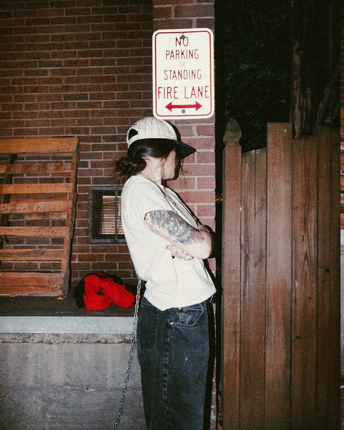 𝐒𝐡𝐚𝐝𝐨𝐰𝐬

with @samwestner 

#instagram #insta #instadaily #photography #photographer #streetphotography #streetstyle #streetwear #flashphotography #portrait #portraitphotography #portraits #portraitsvisuals #film #filmphotography #filmmakers #