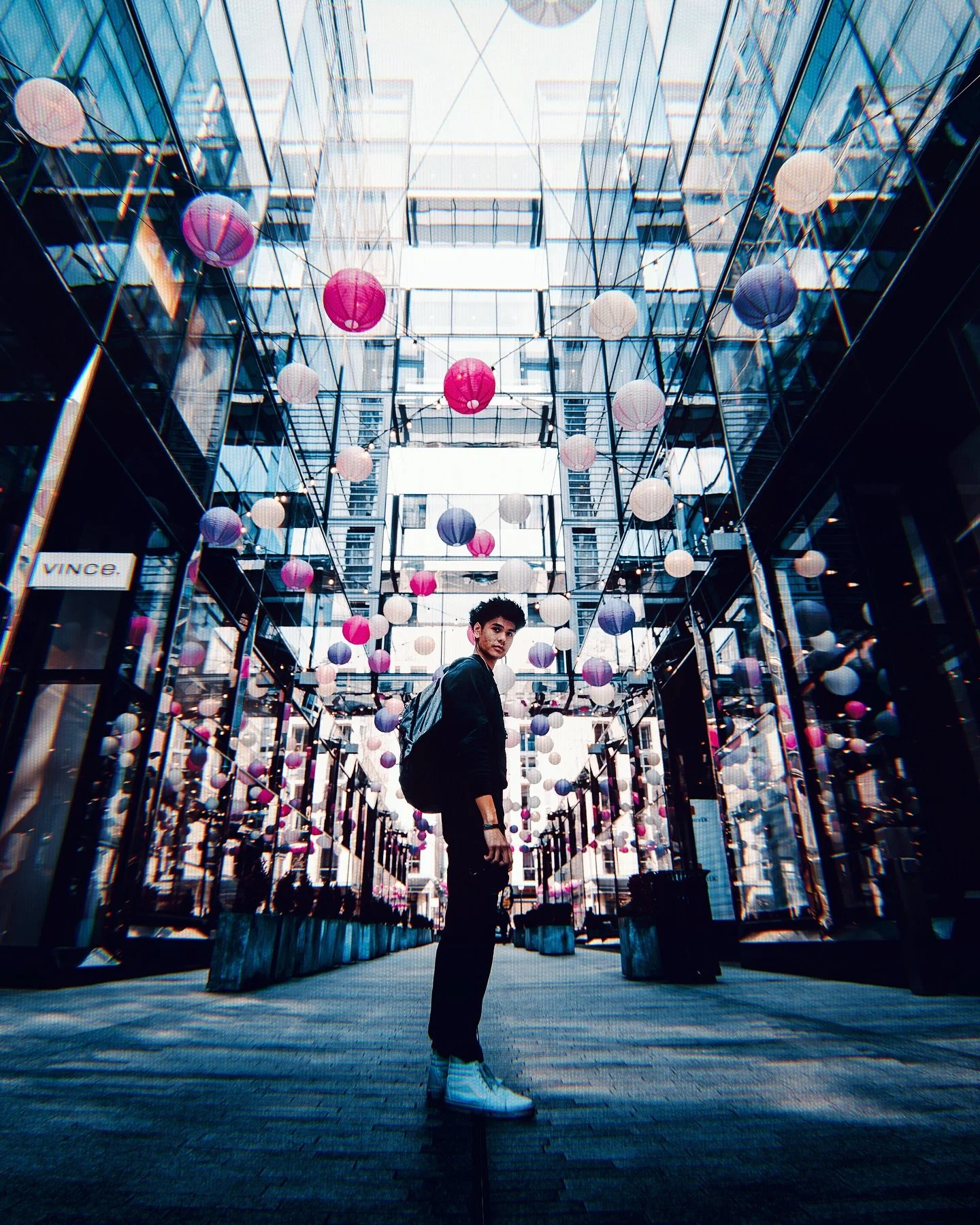 [ ᴛᴀᴋᴇ ᴛʜᴇ ꜱʜᴏᴛ ]

ᴋᴇᴇᴘɪɴɢ ᴍʏ ʜᴇᴀᴅ ᴅᴏᴡɴ &amp; ʟᴇᴀʀɴɪɴɢ ᴀꜱ ɪ ɢᴏ. ɴᴏᴛ ᴘᴇʀꜰᴇᴄᴛ, ʙᴜᴛ ᴇᴠᴇʀʏ ꜰʀᴀᴍᴇ ꜰᴇᴇʟꜱ ᴀ ʟɪᴛᴛʟᴇ ᴄʟᴏꜱᴇʀ ᴛᴏ ꜱᴏᴍᴇᴛʜɪɴɢ ʀᴇᴀʟ.

@beautifuldestinations 
@lightroom
@visitwashingtondc
@canonusa 
@djiglobal

#cinematic #photographer #cityscape