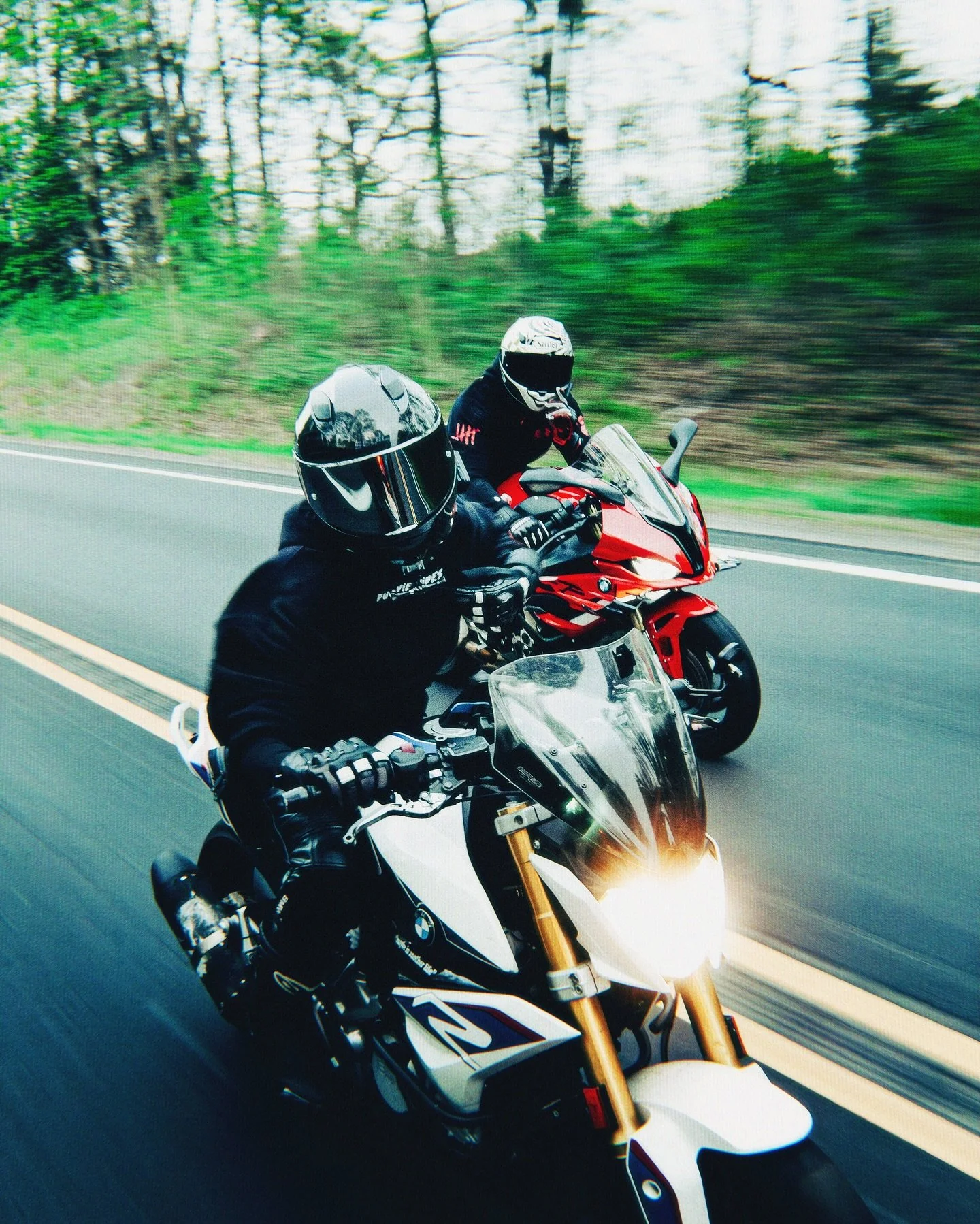 |𝗙𝗨𝗟𝗟 𝗧𝗛𝗥𝗢𝗧𝗧𝗟𝗘| 

with @noisyboi.s1k @sarruka_ 

#bmw #bmwmotorcycle #rollers #instabike #instamoto #ride #riders #rideout #squid #motolife #motorcycle #motorsport #bikesofinstagram #wheelie #twowheels #bikers #motor #rollers #bmw #s1000r