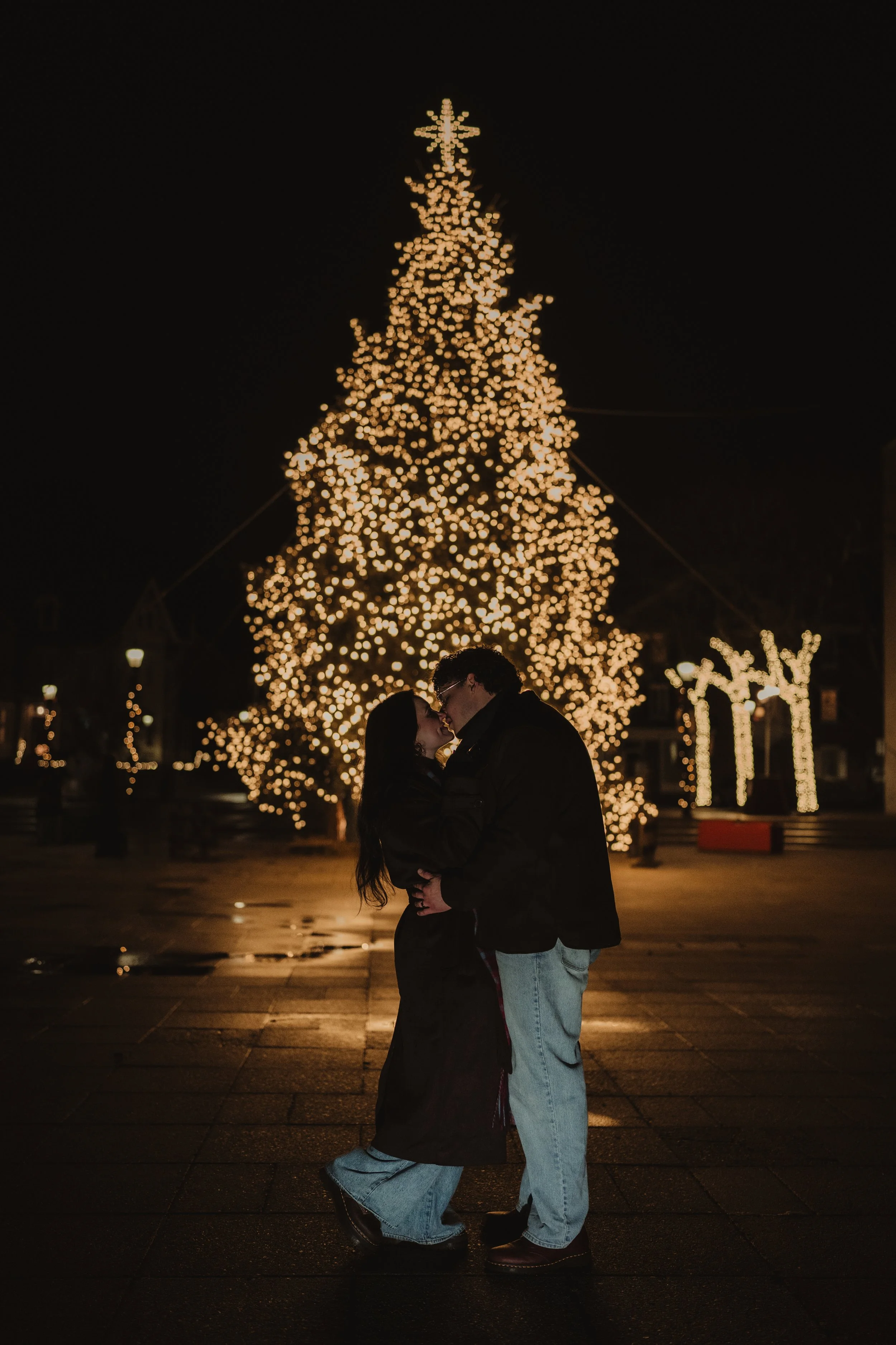MAE+CO-wedding-engagement-photographer-engagement-session-in-downtown-bethlehem-paM7408328.jpg