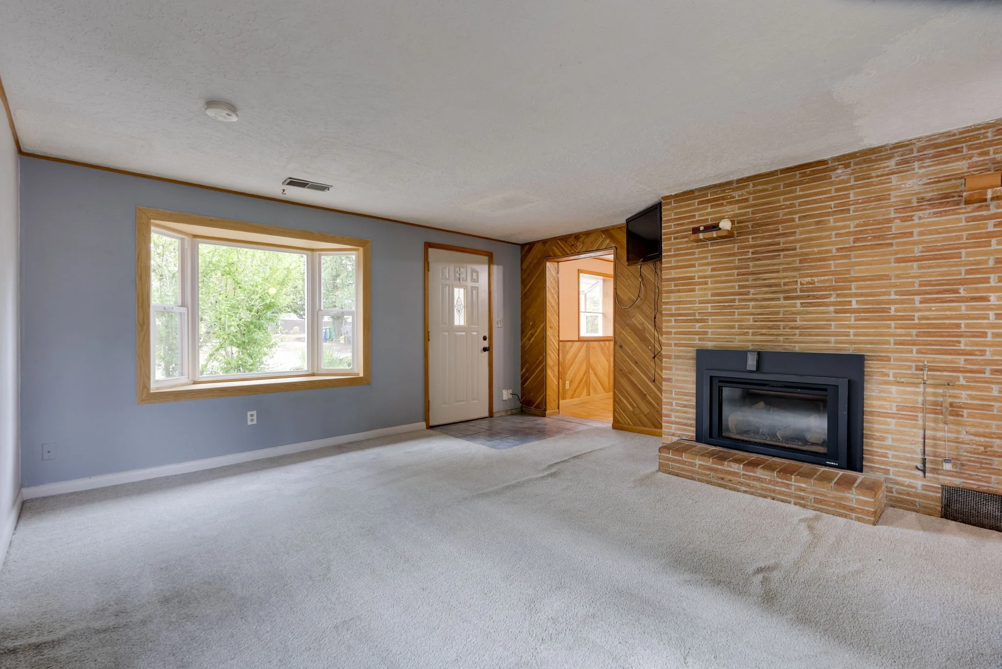 8-web-or-mls-617-ne-120th-ave.jpg