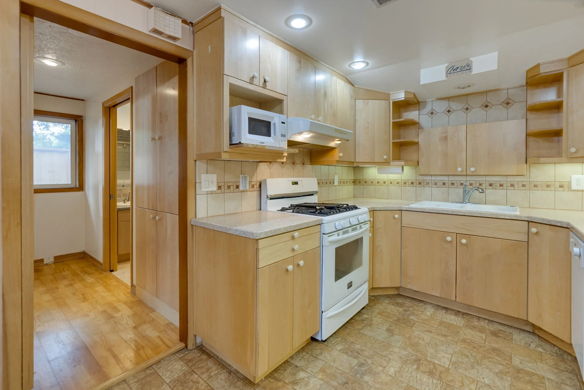 18-web-or-mls-617-ne-120th-ave.jpg