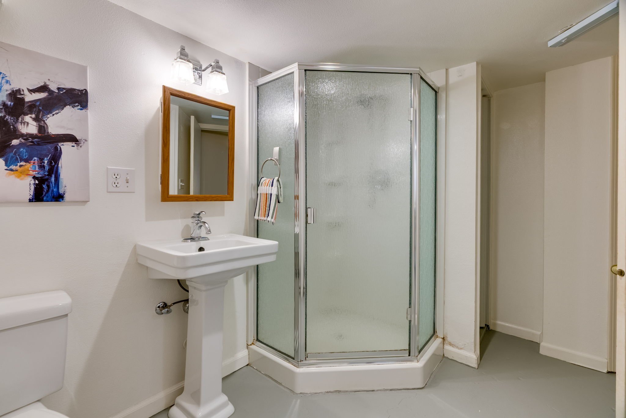 17-web-or-mls-3577-se-woodward-st.jpg