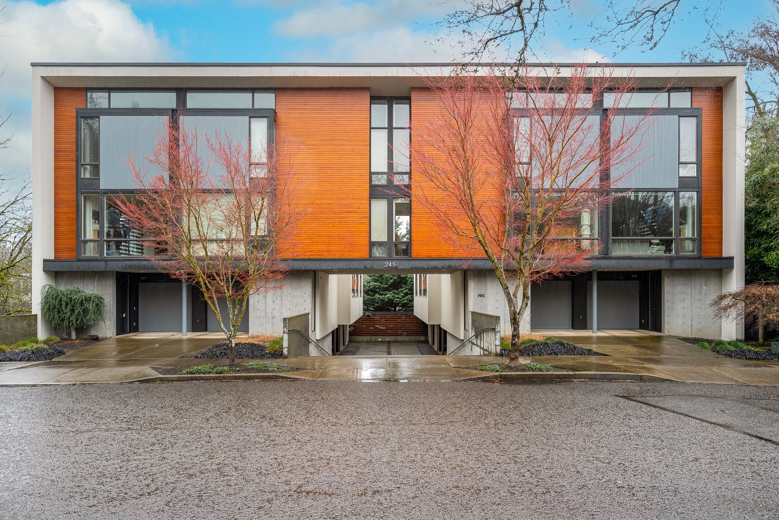 JUST LISTED: Lair Hill Condo