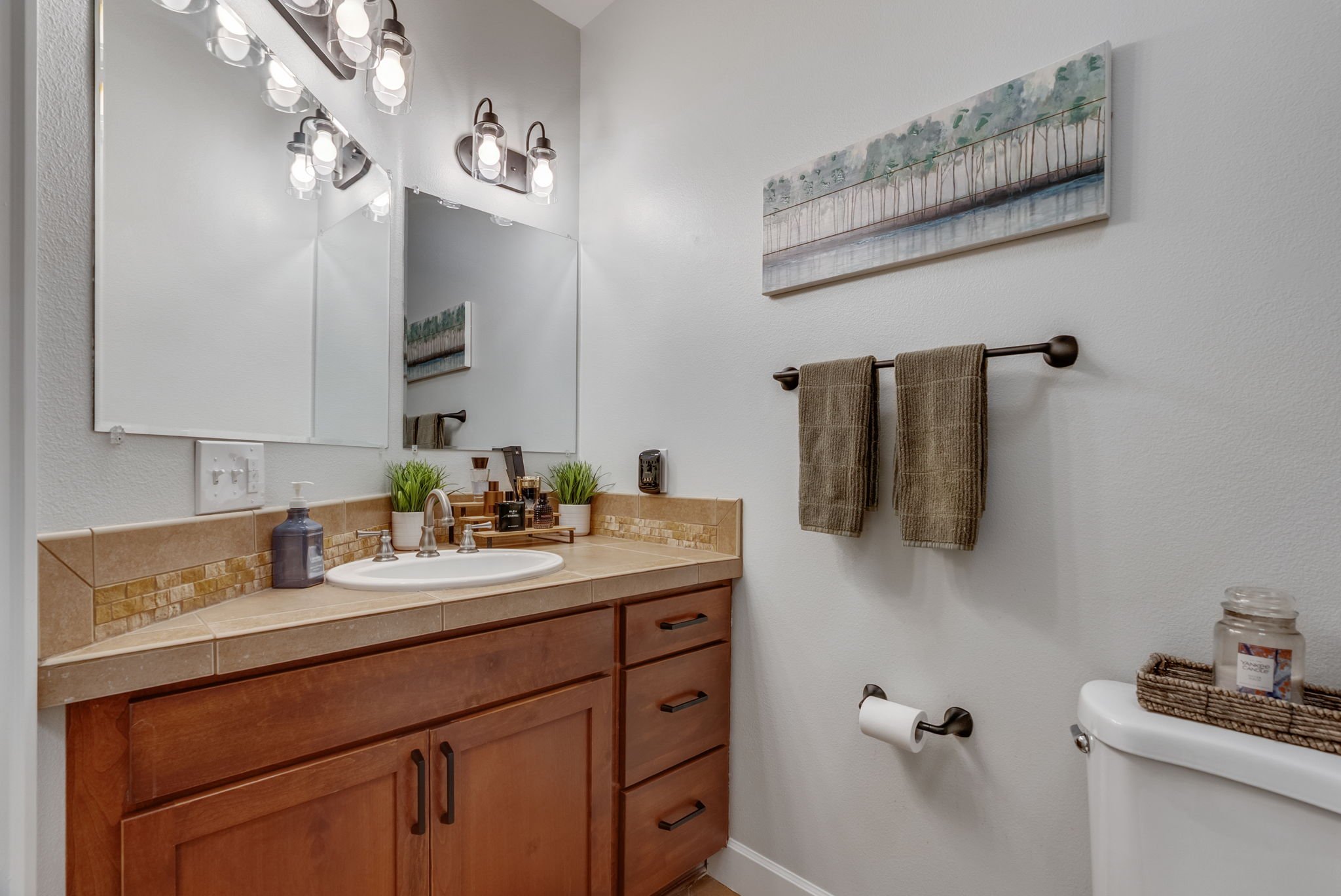 35-web-or-mls-8229-n-edison-st.jpg