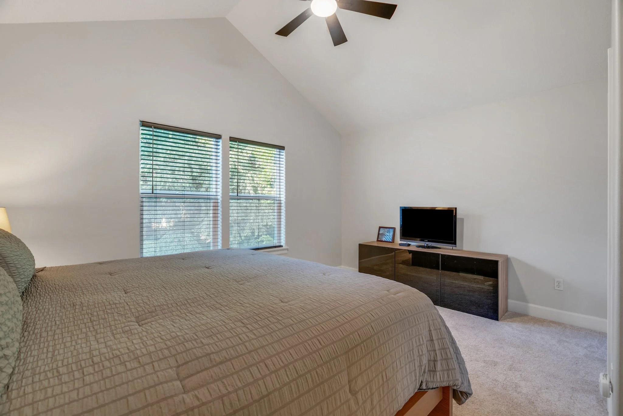 38-web-or-mls-8229-n-edison-st.jpg