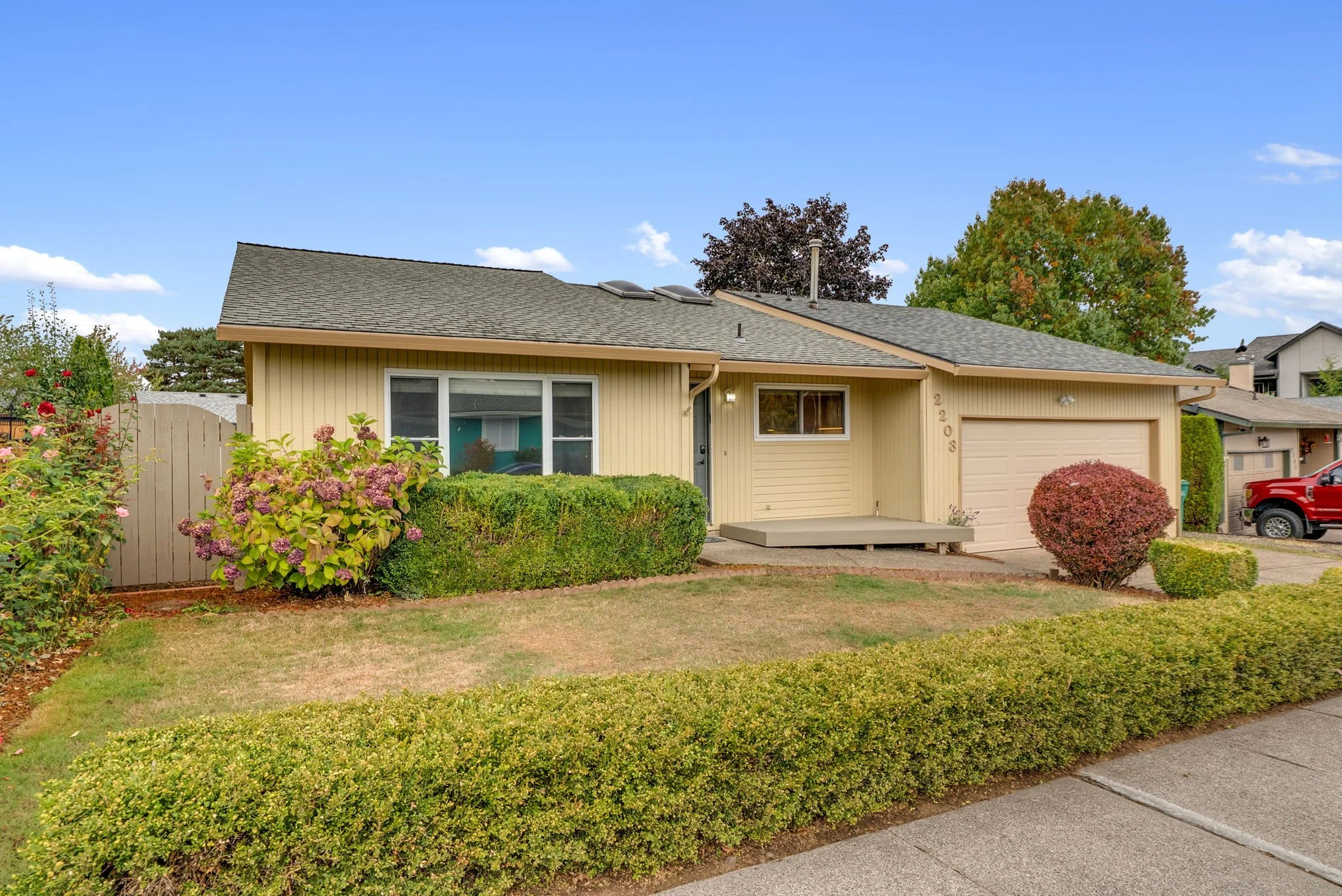 4-web-or-mls-2203-sw-larsson-ave.jpg