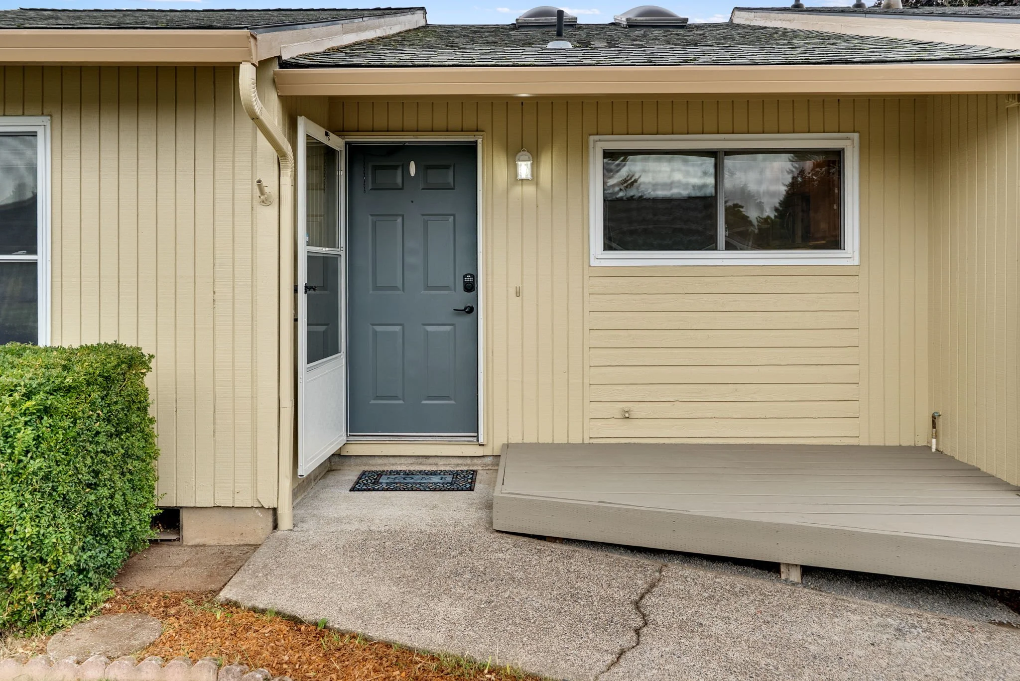 5-web-or-mls-2203-sw-larsson-ave.jpg