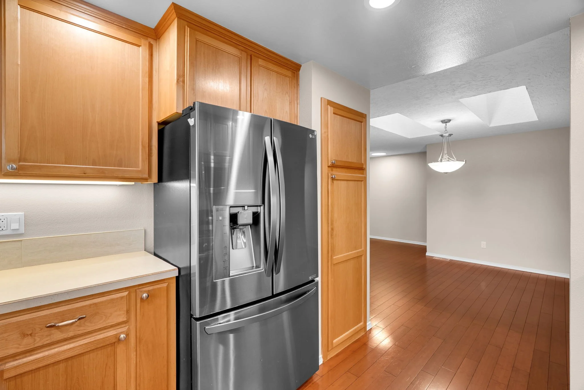 10-web-or-mls-2203-sw-larsson-ave.jpg