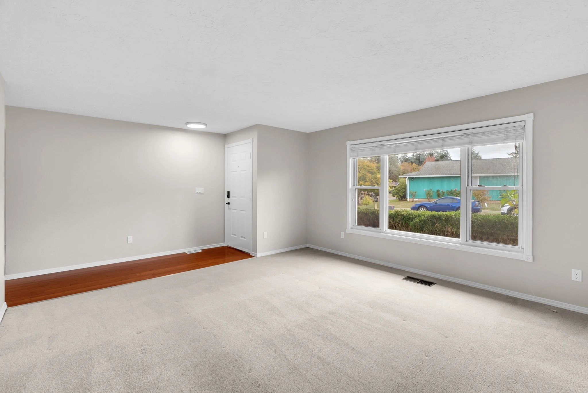 18-web-or-mls-2203-sw-larsson-ave.jpg