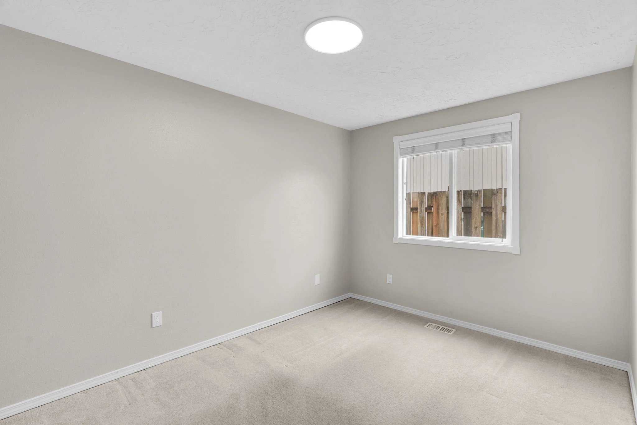 19-web-or-mls-2203-sw-larsson-ave.jpg