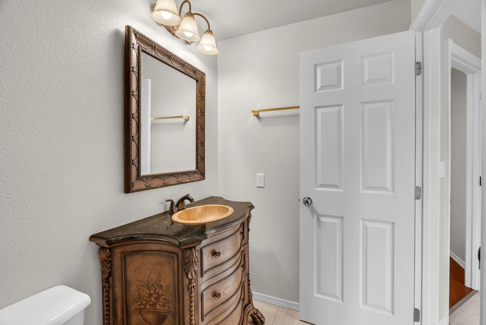 30-web-or-mls-2203-sw-larsson-ave.jpg