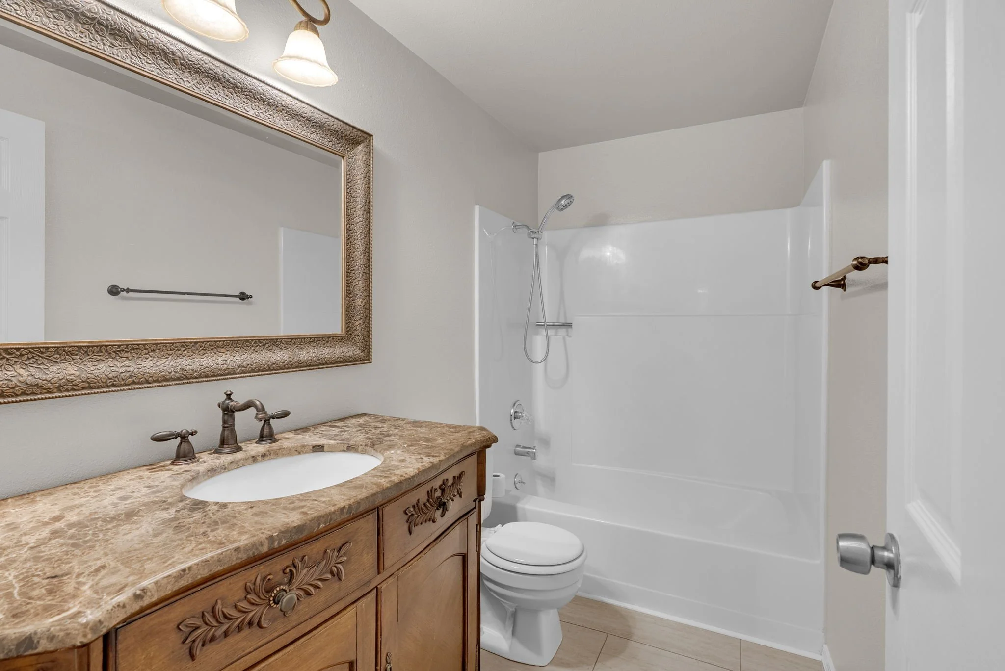 32-web-or-mls-2203-sw-larsson-ave.jpg