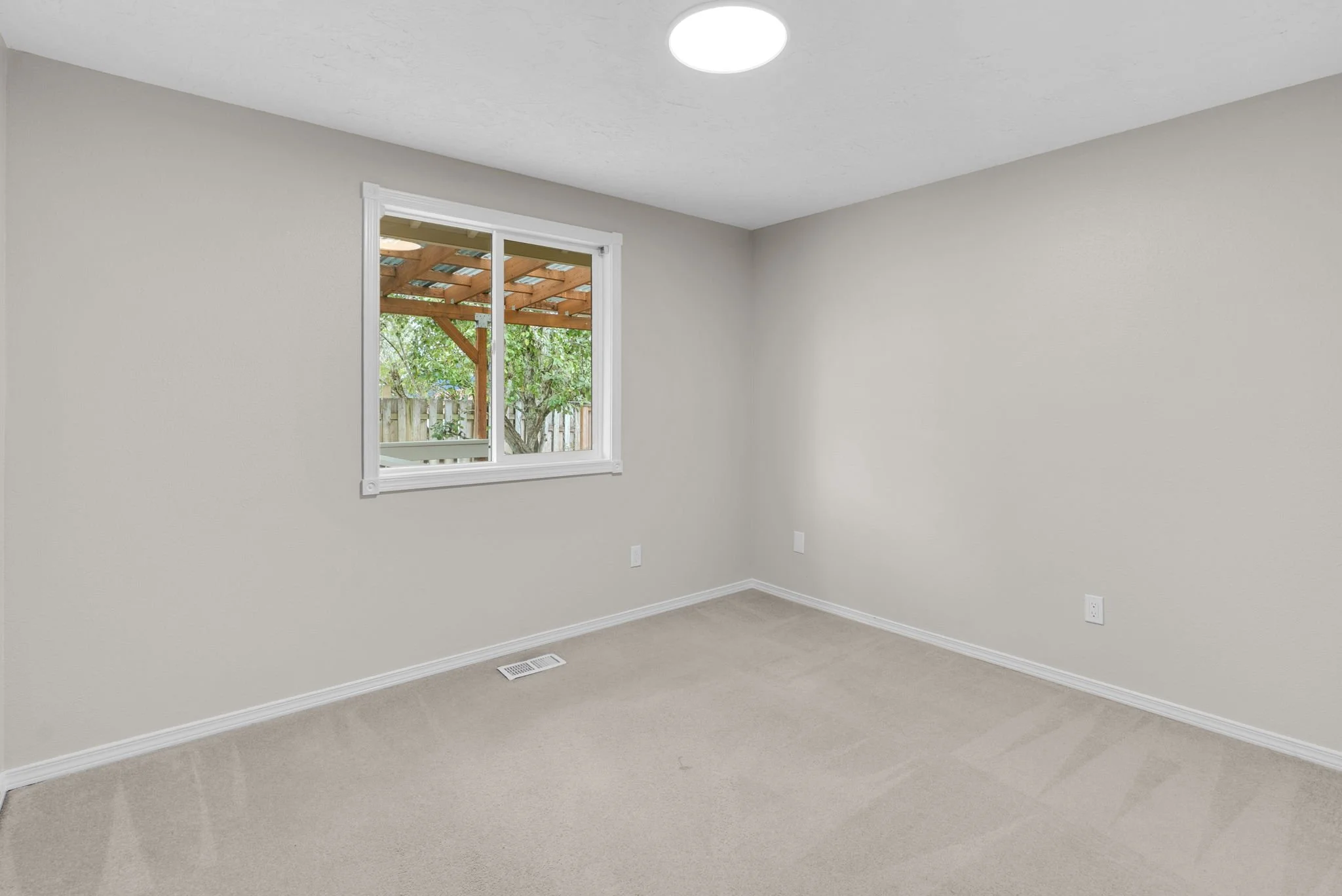 33-web-or-mls-2203-sw-larsson-ave.jpg