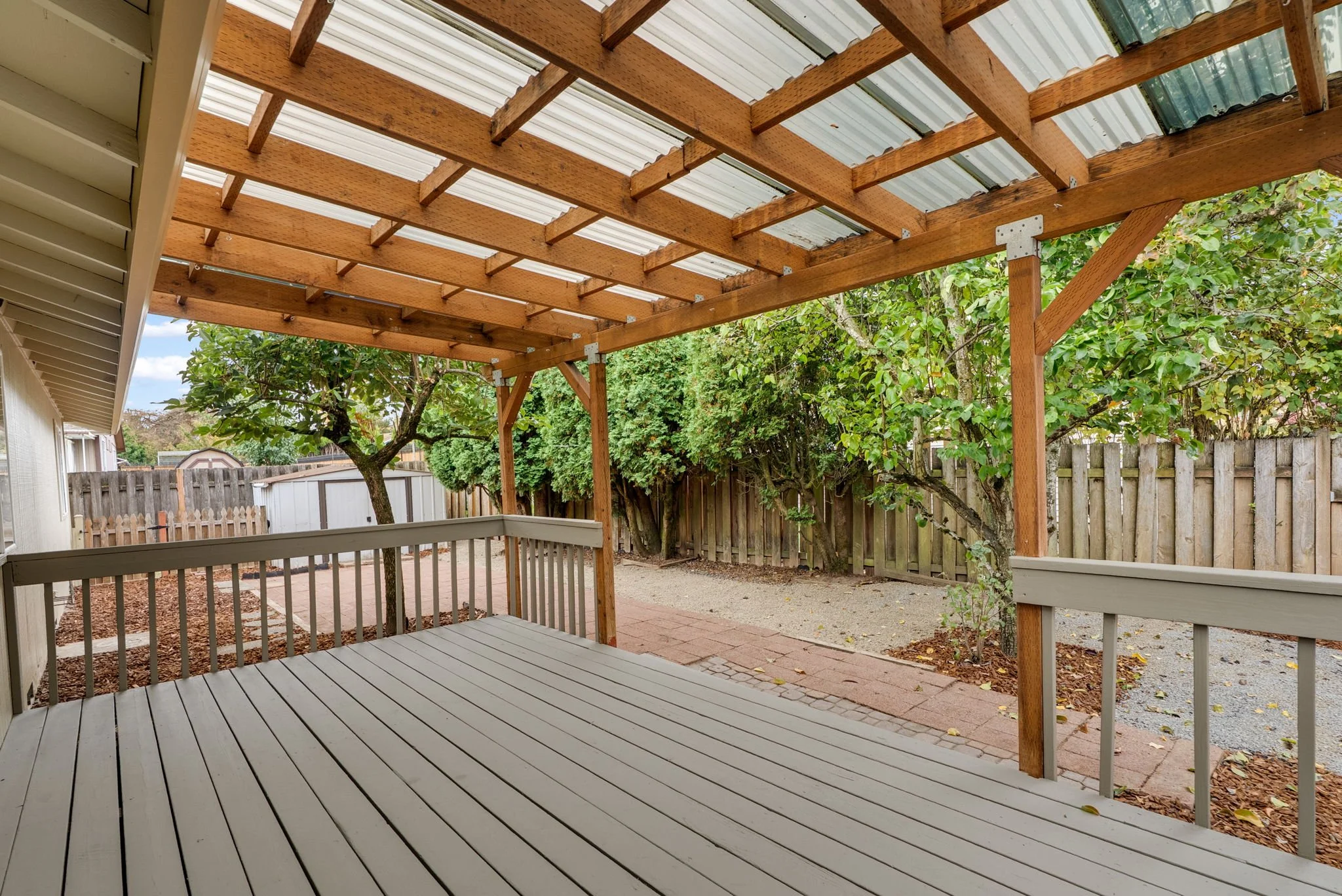 43-web-or-mls-2203-sw-larsson-ave.jpg