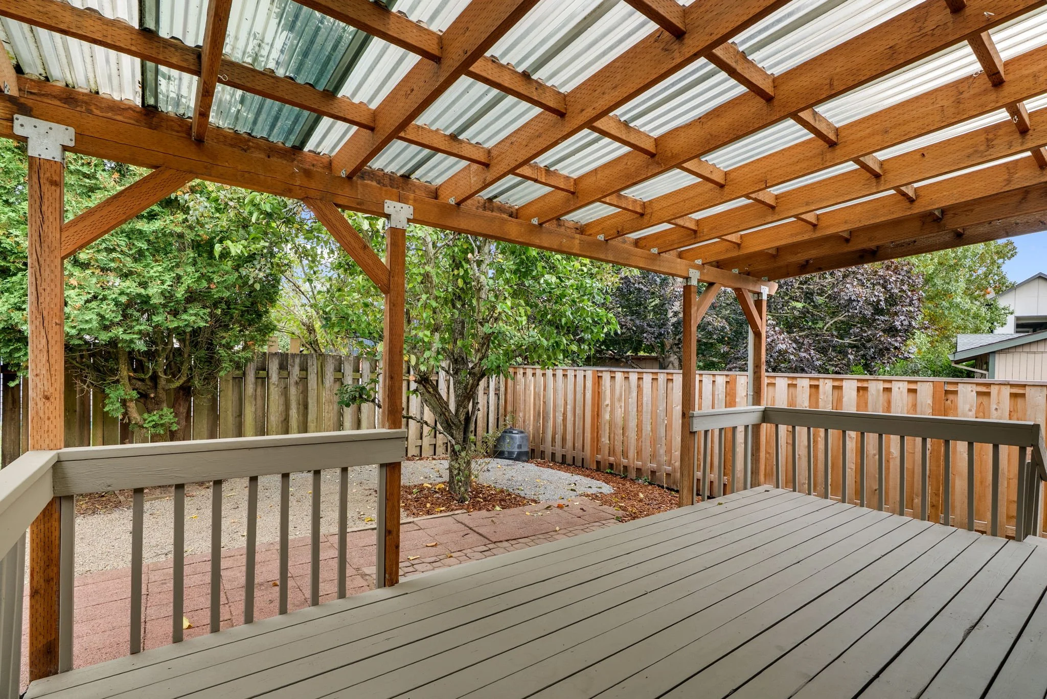44-web-or-mls-2203-sw-larsson-ave.jpg