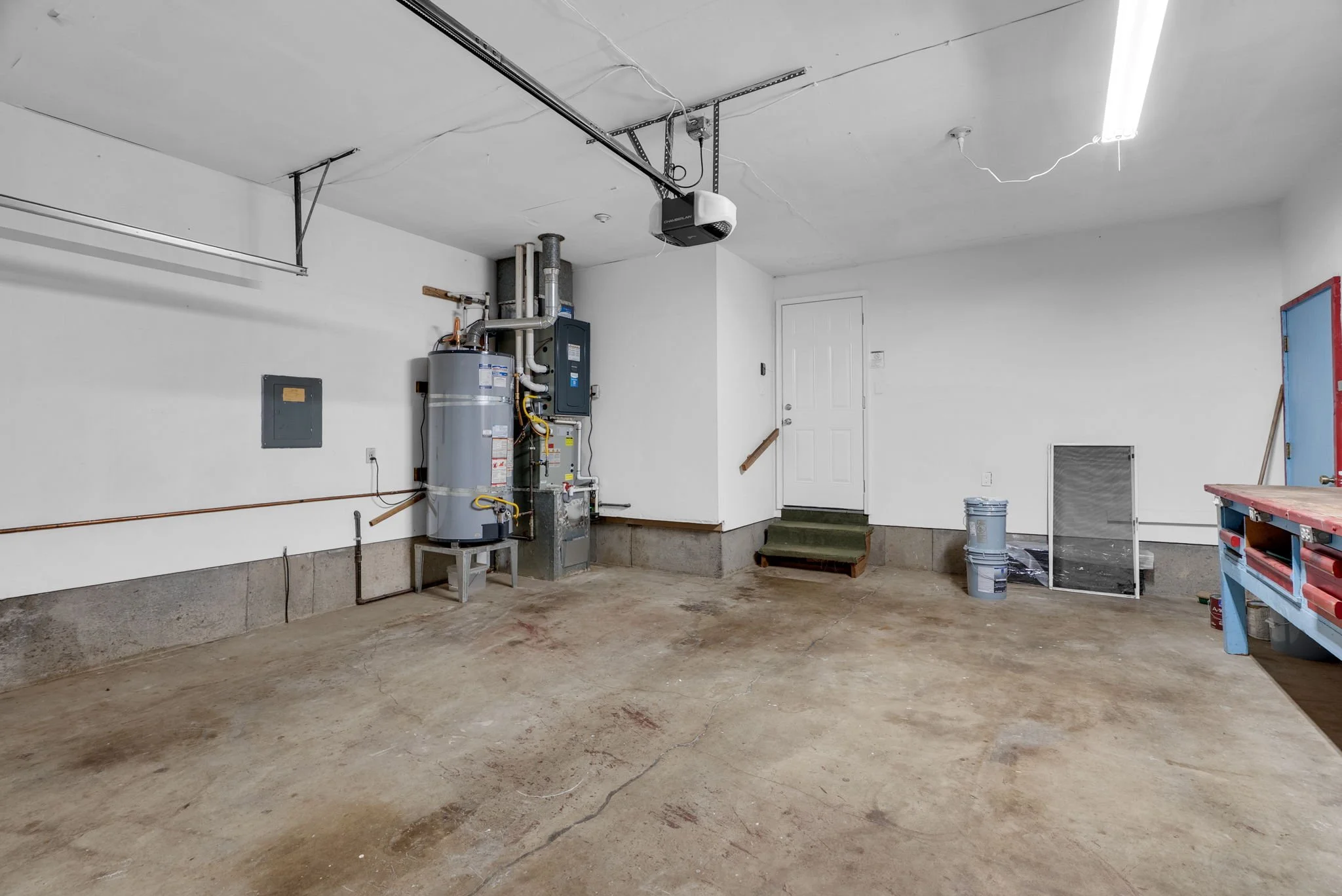 52-web-or-mls-2203-sw-larsson-ave.jpg