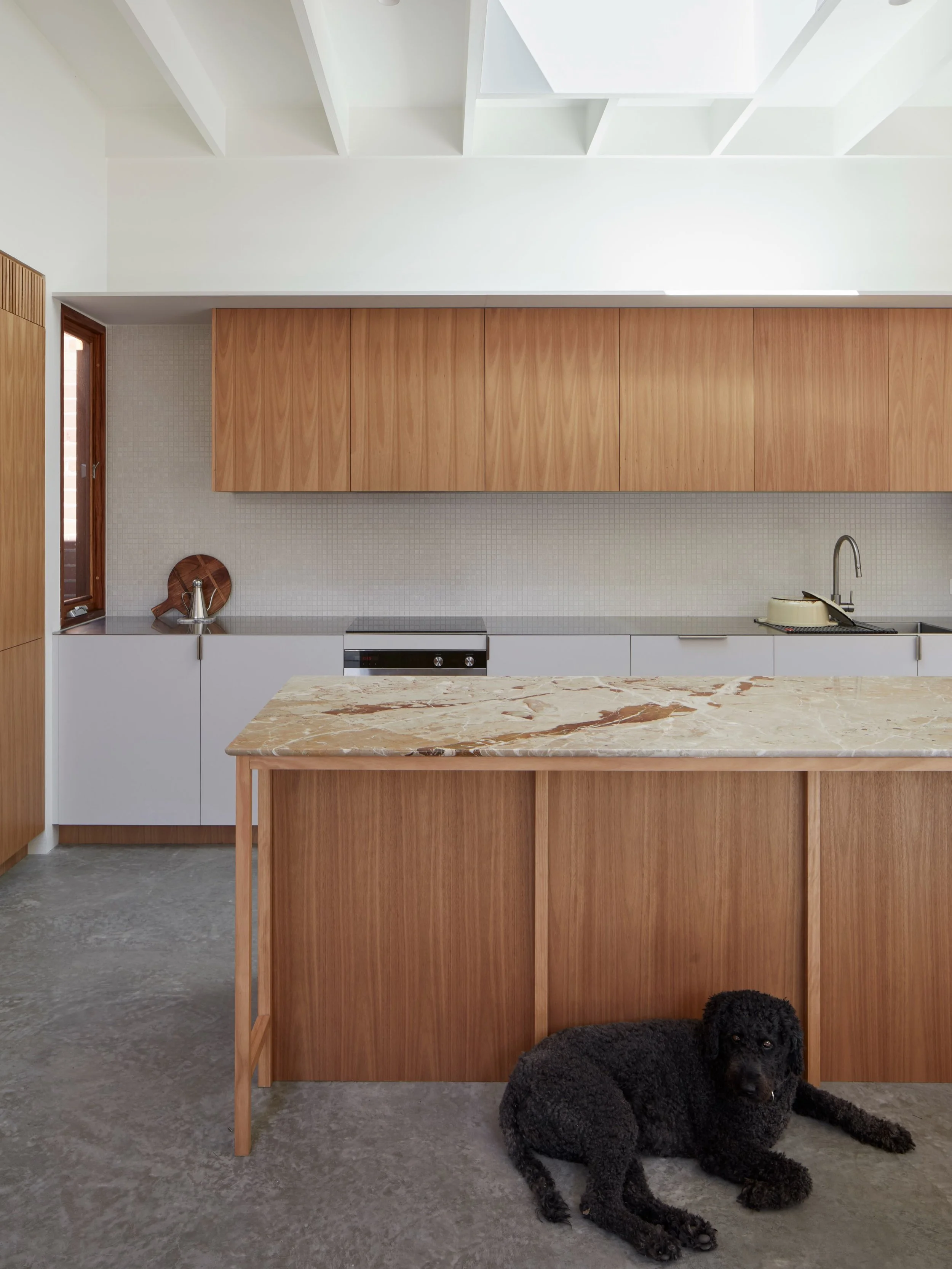 A look back at Elcho.

A home where material, light and connection were considered at every turn. Warm timber, raw concrete and natural stone come together with generous openings that blur the line between inside and out.
Thoughtful in its details, a