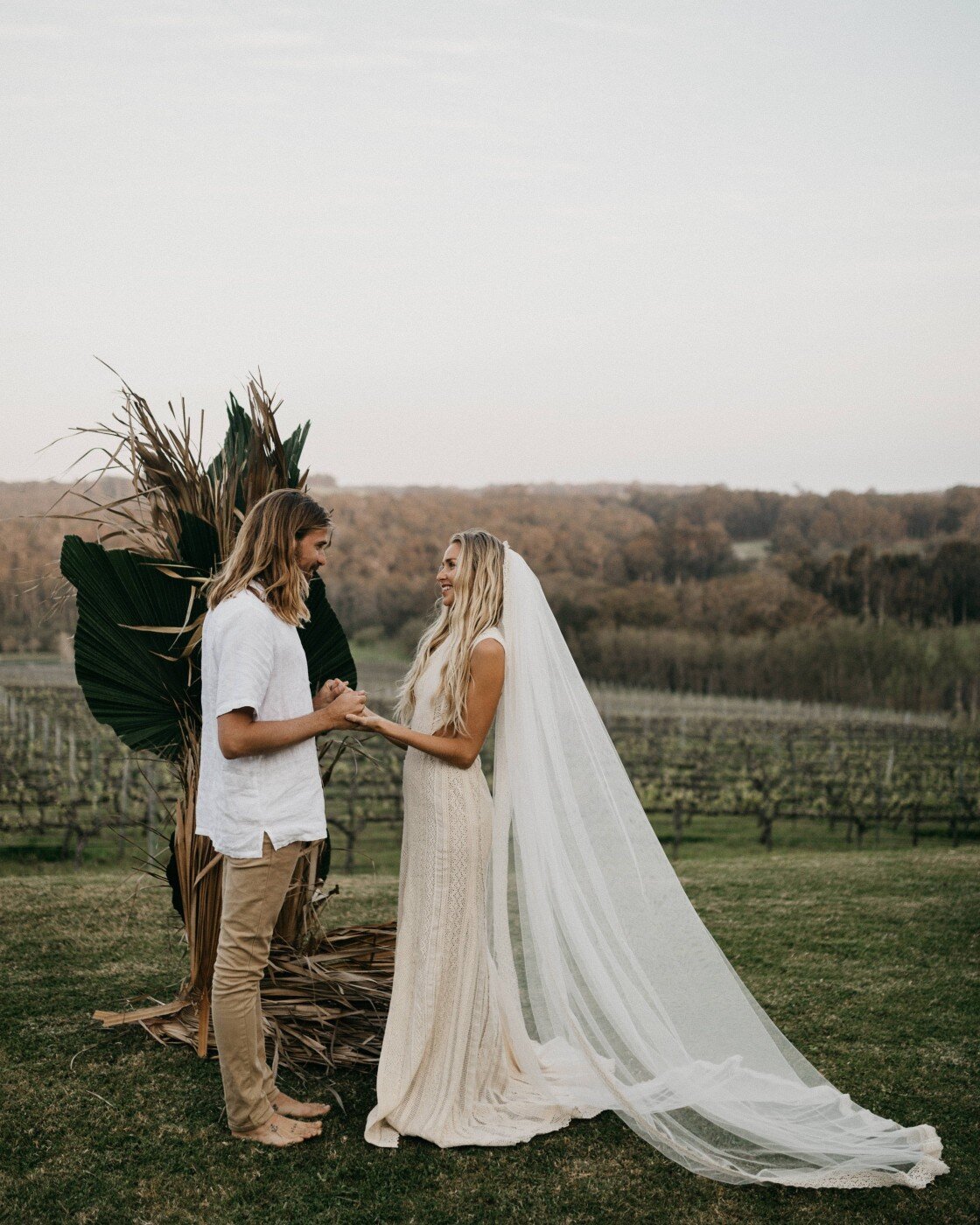 THE+BAREFOOT+PHOTOGRAPHER+STYLED+SHOOT++TO+THE+AISLE+AUSTRALIA+FEATURE+(53).jpg