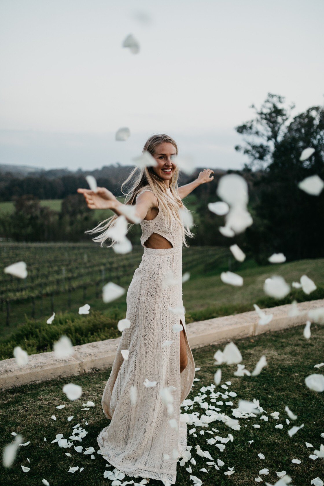THE+BAREFOOT+PHOTOGRAPHER+STYLED+SHOOT++TO+THE+AISLE+AUSTRALIA+FEATURE+(71).jpg