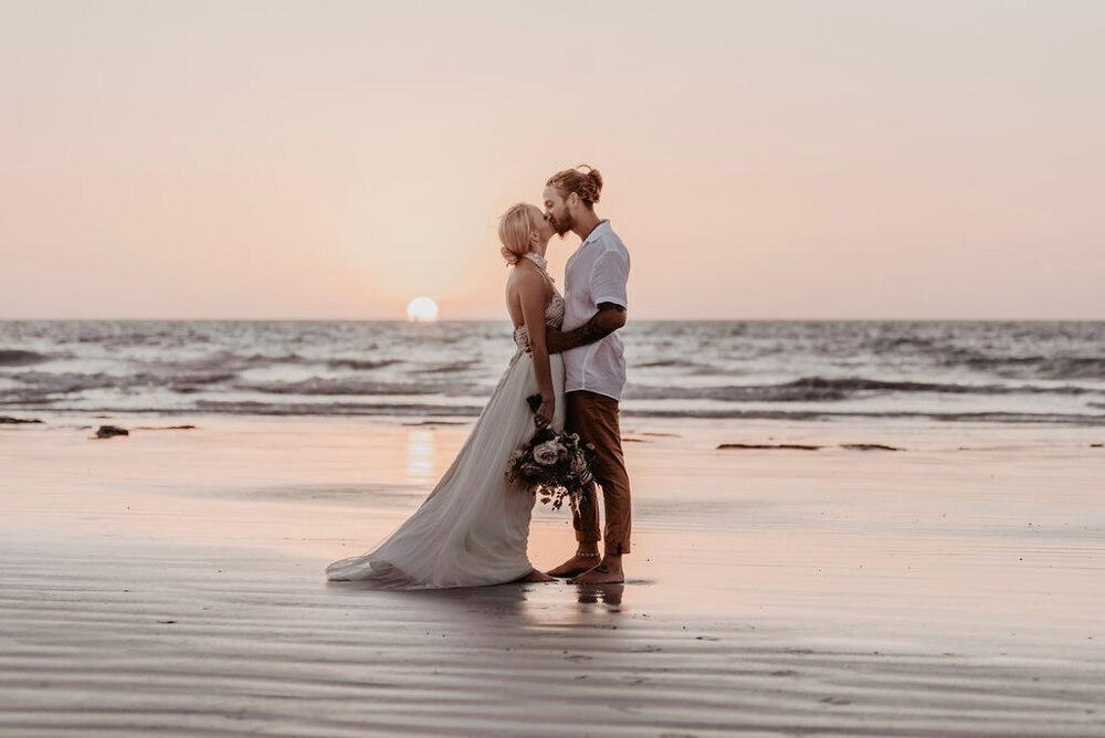 broome+couple+shoot+taylor+and+co+photography+zolotas+australia+bridal+gowns+(10).jpg