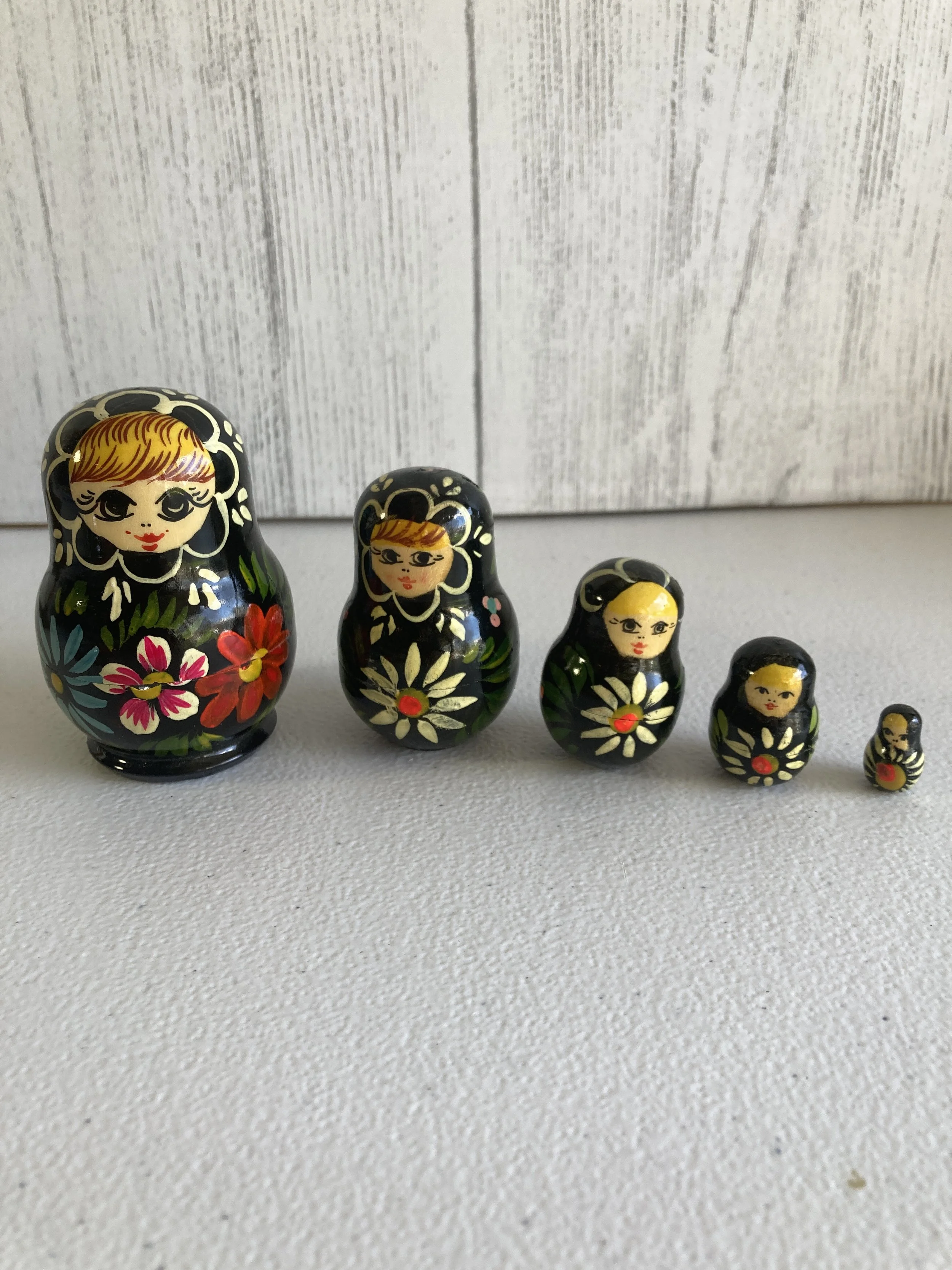 Handcrafted Russian Matryoshka Nesting Dolls Set