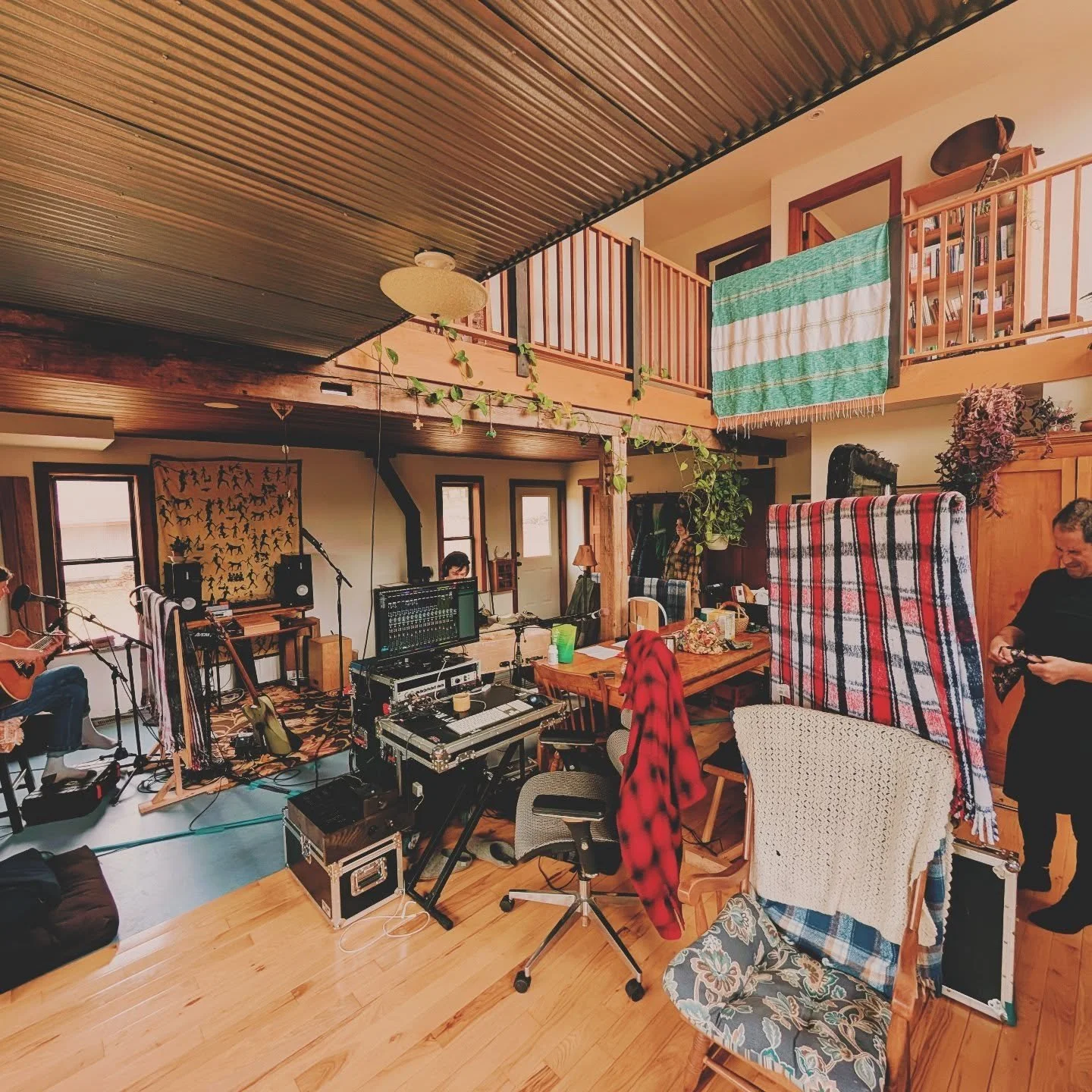 What I love about the driftless is great people and great spaces, whether indoors or outdoors.  Little sneak peak at a remote recording session with some lovely people I am fond of.  Stay tuned... if you know this collection of people, you'll know wh