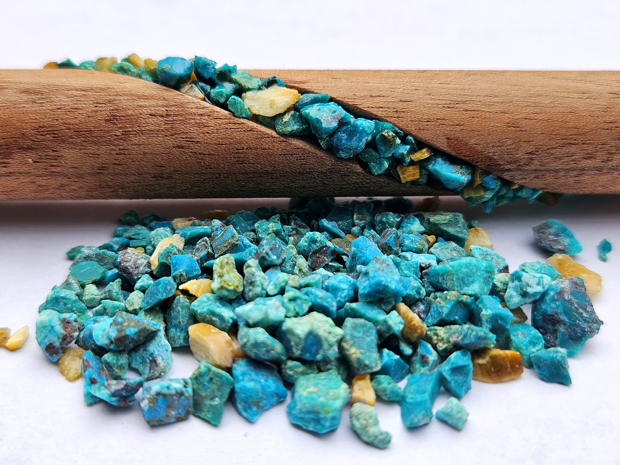 chrysocolla_raw_0924.jpg