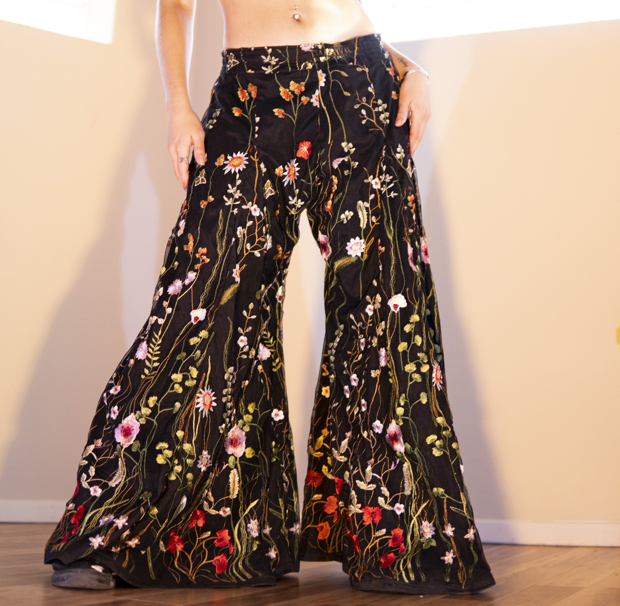 EMBROIDERED WHITE FLOWER PANT - Unisex Extra Flowy — Winston Carter